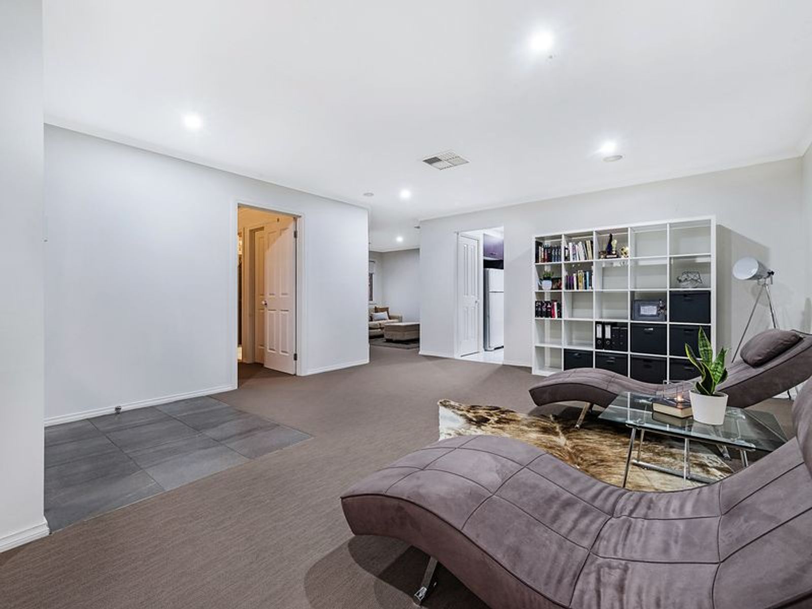 90 Pepperbush Cct, Cranbourne, VIC 3977, Cranbourne - Thumbnail 2
