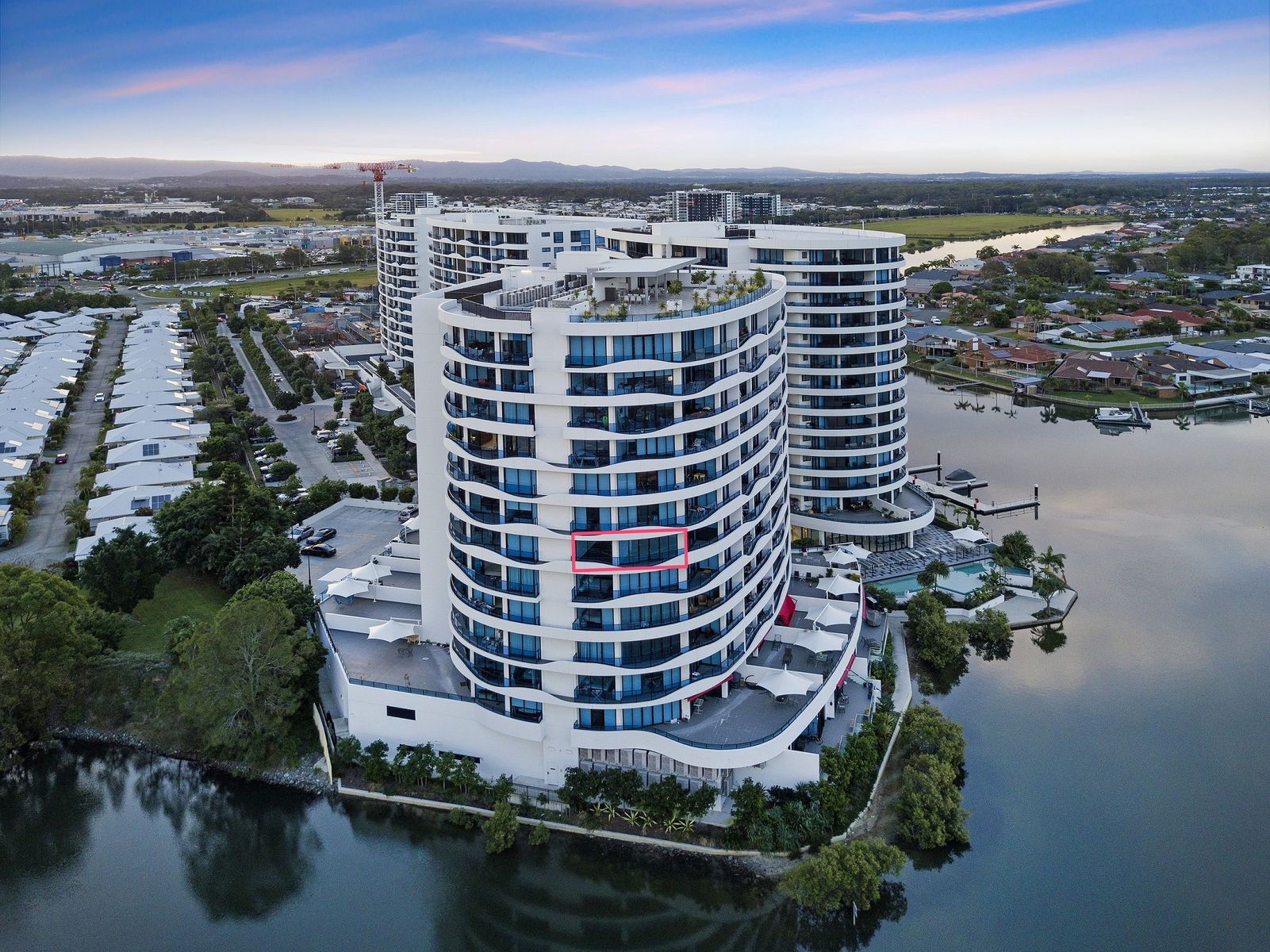 2605 5 Harbour side court  Biggera Waters Waterpoint Residences Alessia Tang 16