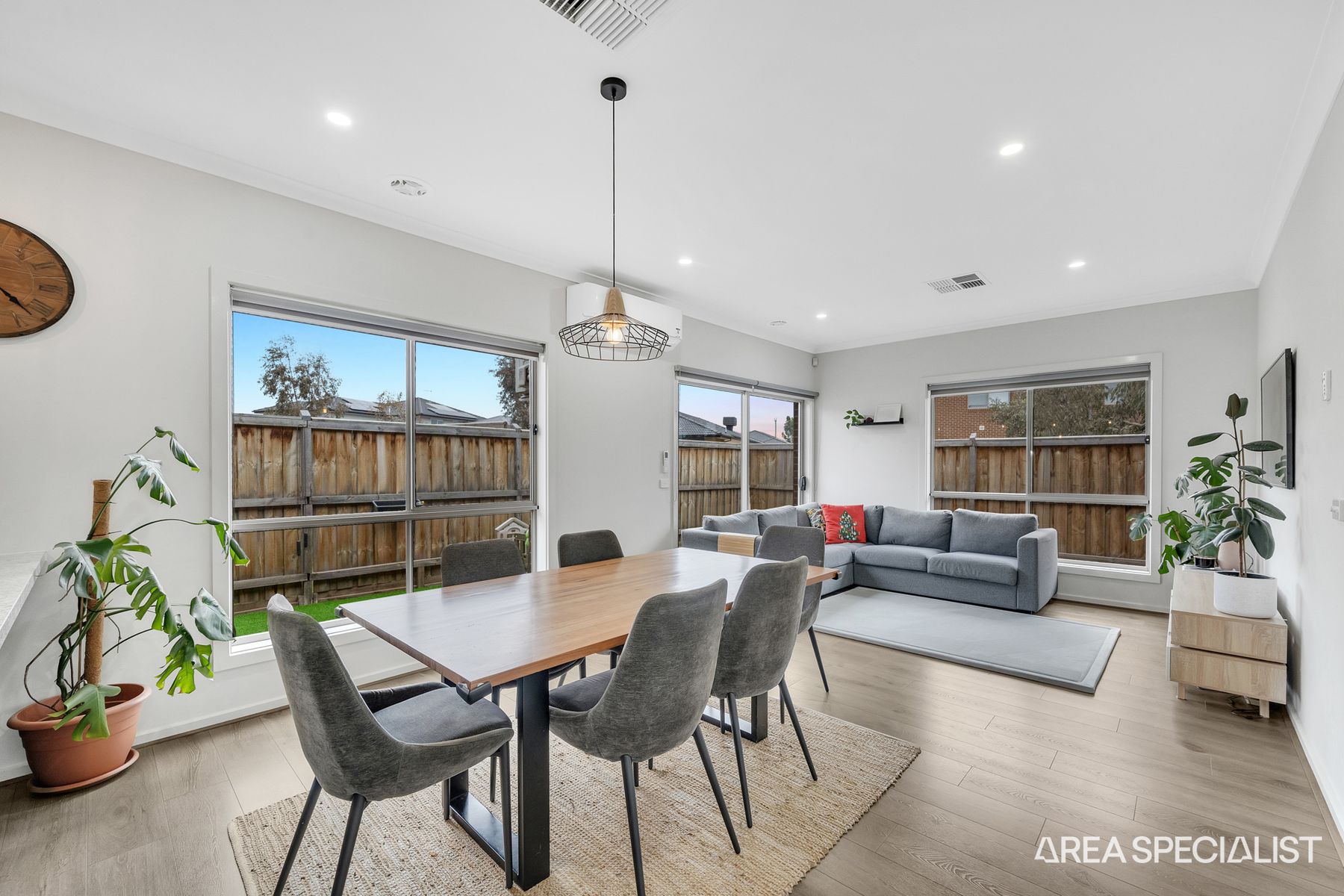 14 Carfin Circuit, Thornhill Park, VIC 3335, Thornhill Park - Thumbnail 3