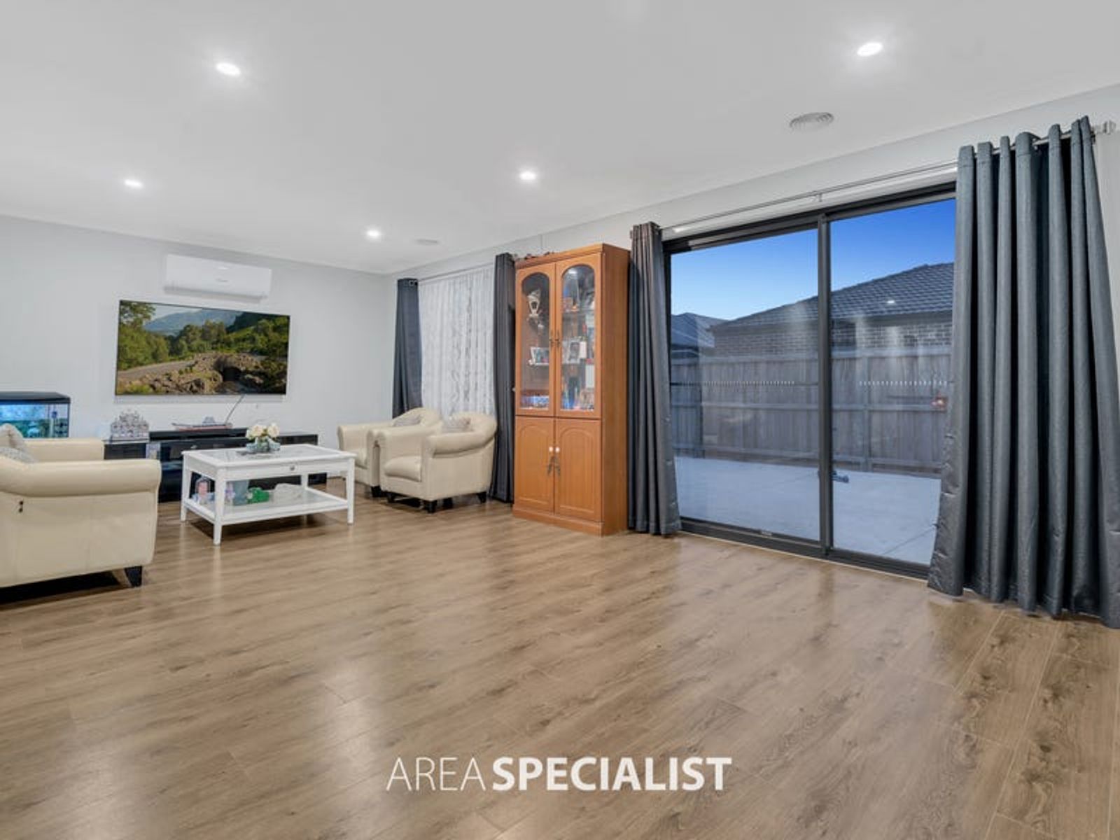 46 Limandus Crescent, Cranbourne South, VIC 3977, Cranbourne South - Thumbnail 3