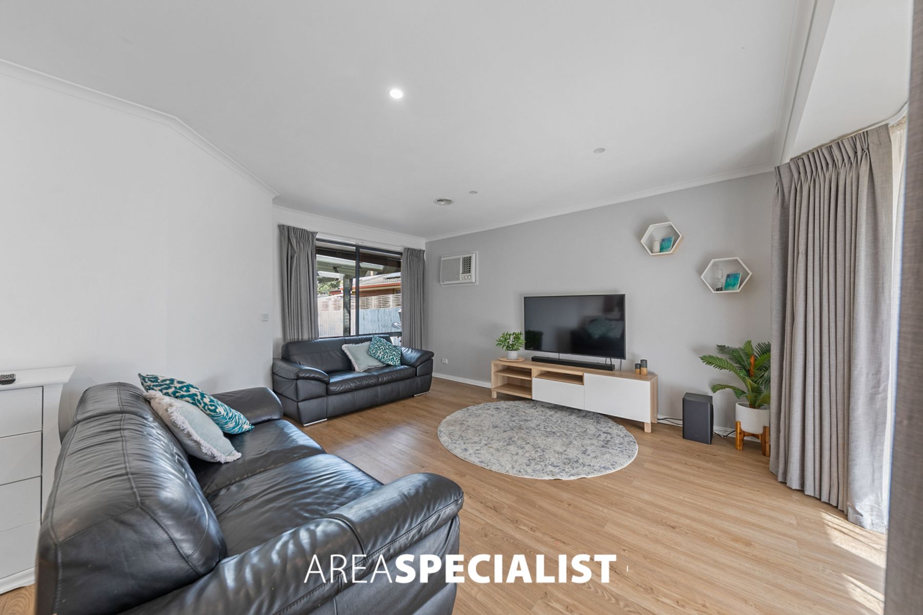 52 Parman Avenue, Pakenham, VIC 3810, Pakenham - Thumbnail 4