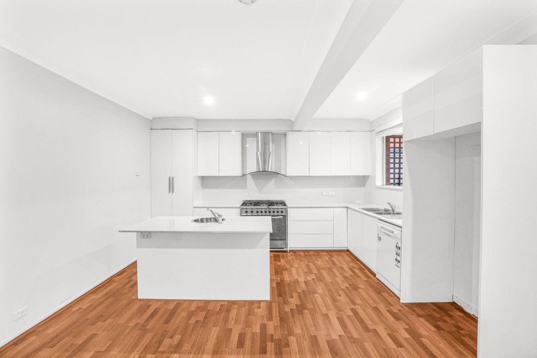 5 Metcalf Avenue, Carlingford NSW 2118, Carlingford - Thumbnail 2