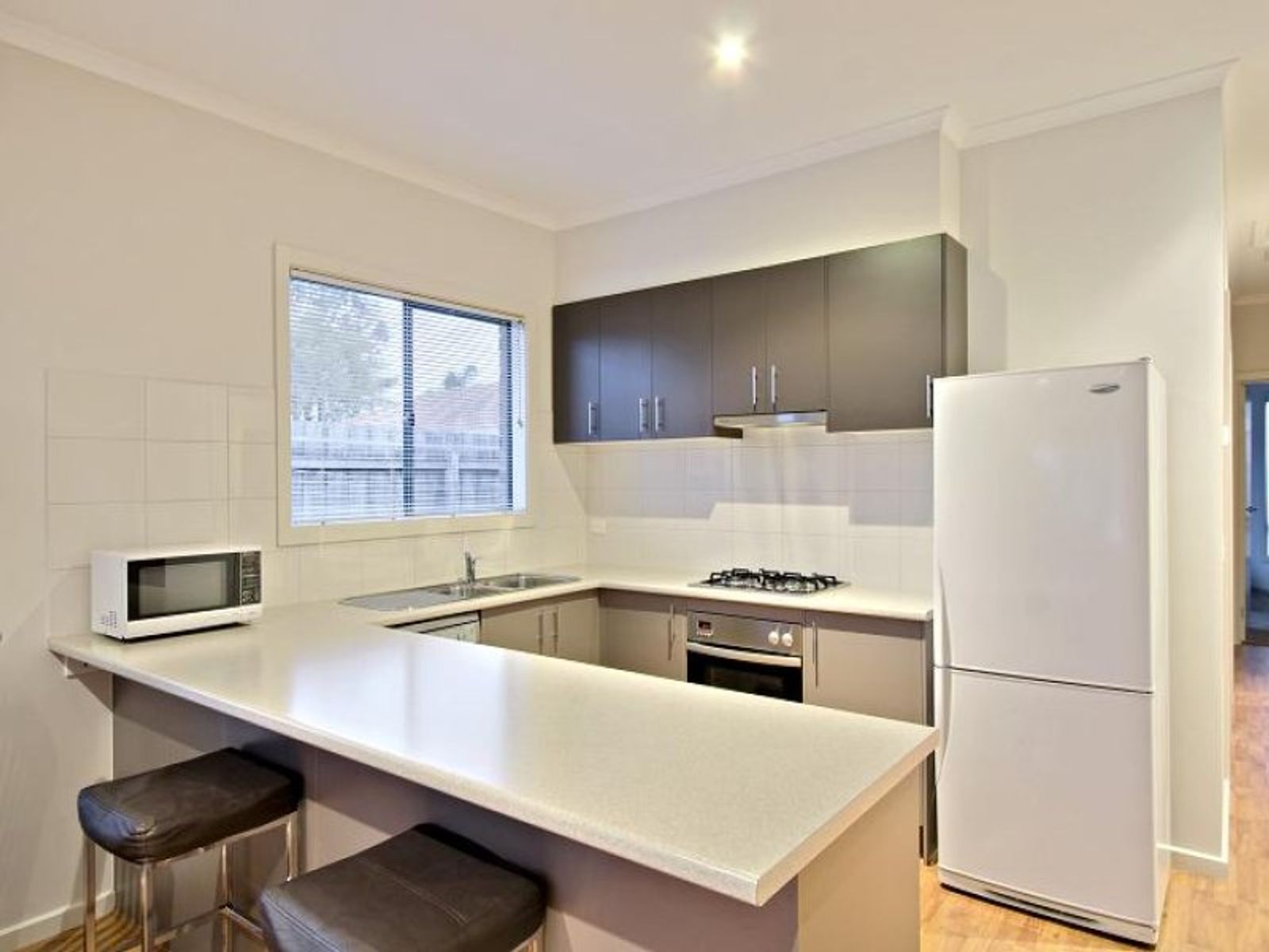 2/6 Centenary Court, Keysborough, VIC 3173, Keysborough - Thumbnail 2