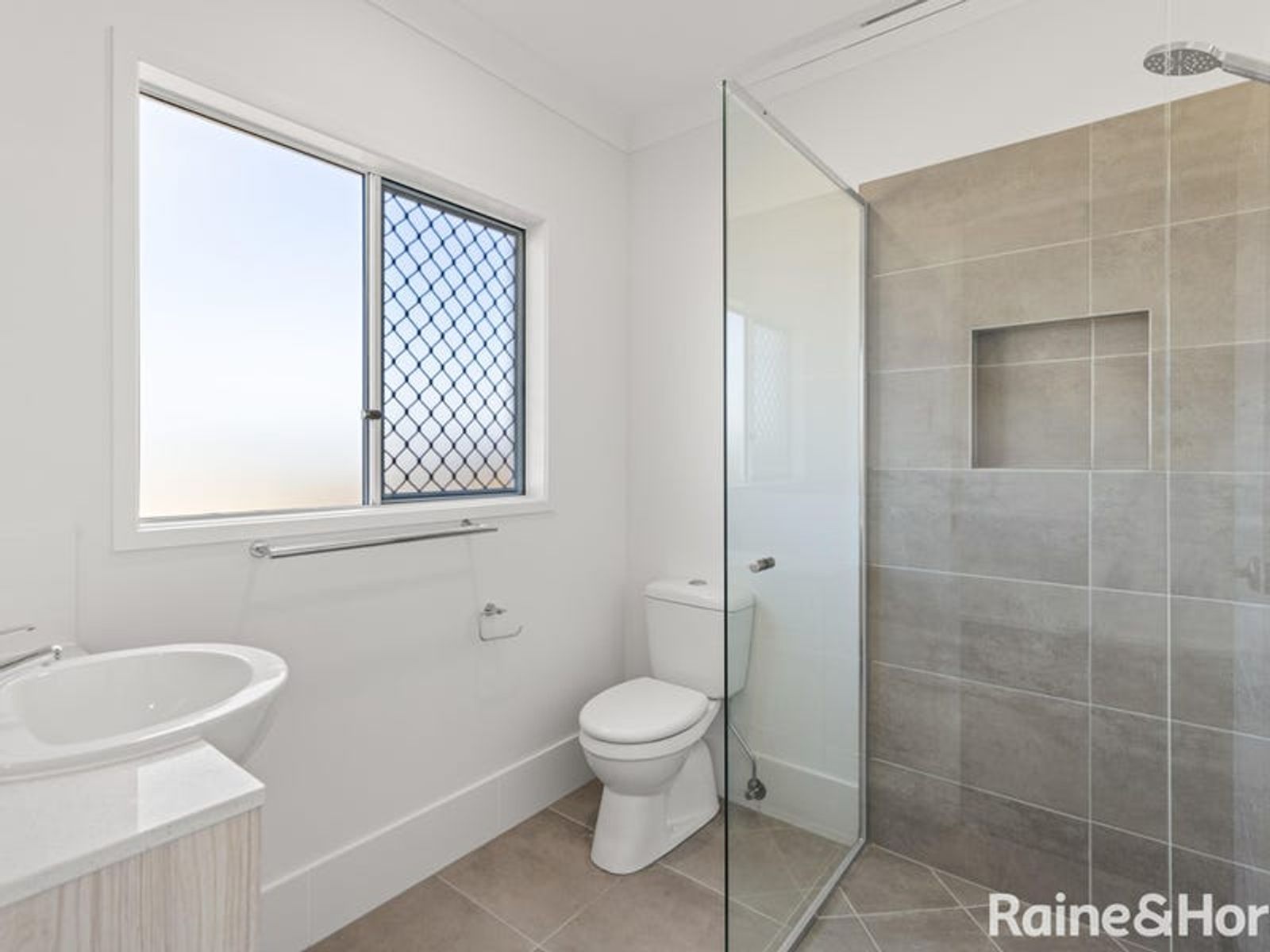 1 Broadmead Street, Glenvale QLD 4350, Glenvale - Thumbnail 5