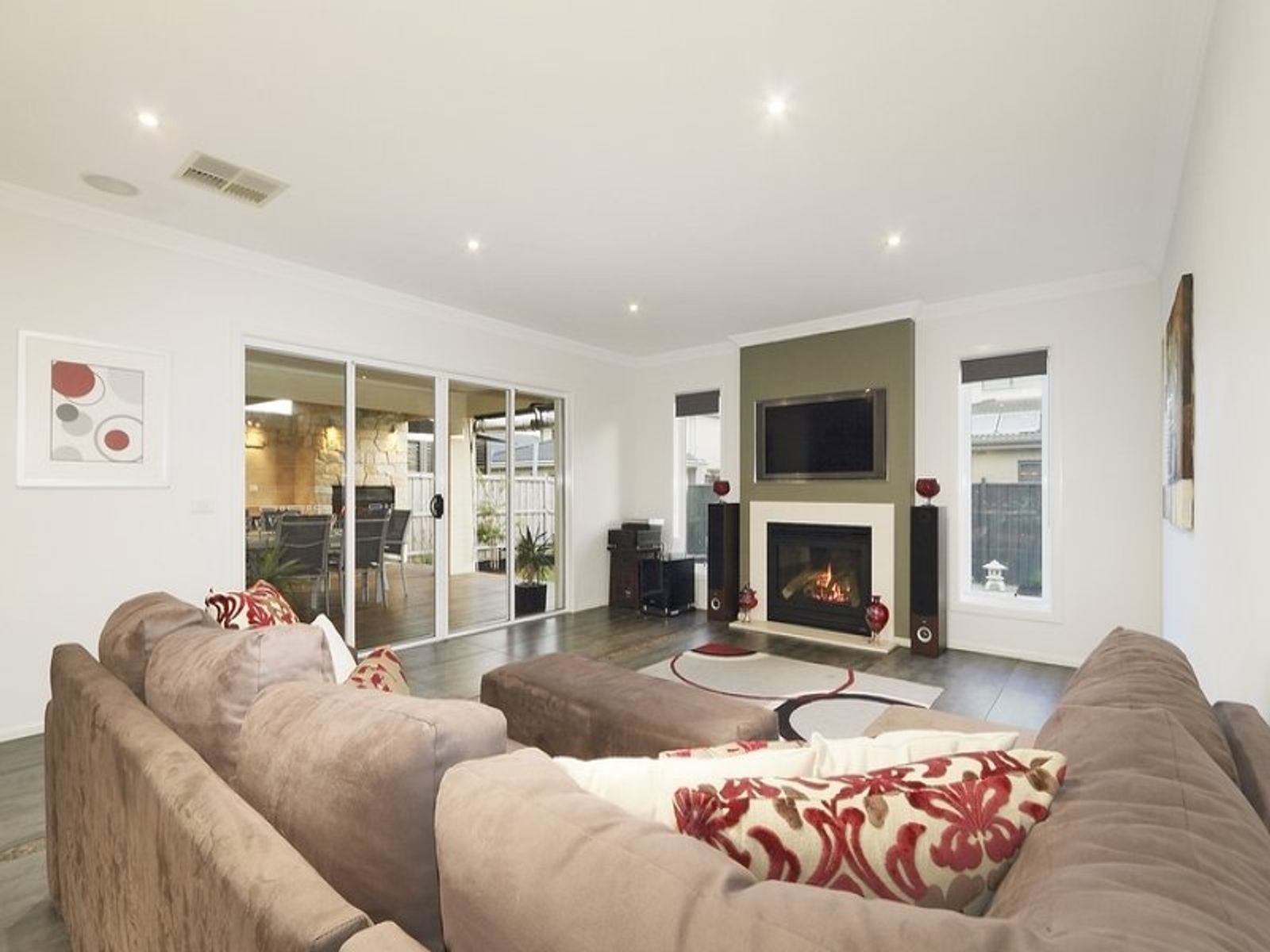 64 Island Point Avenue, Waterways, VIC 3195, Waterways - Thumbnail 2