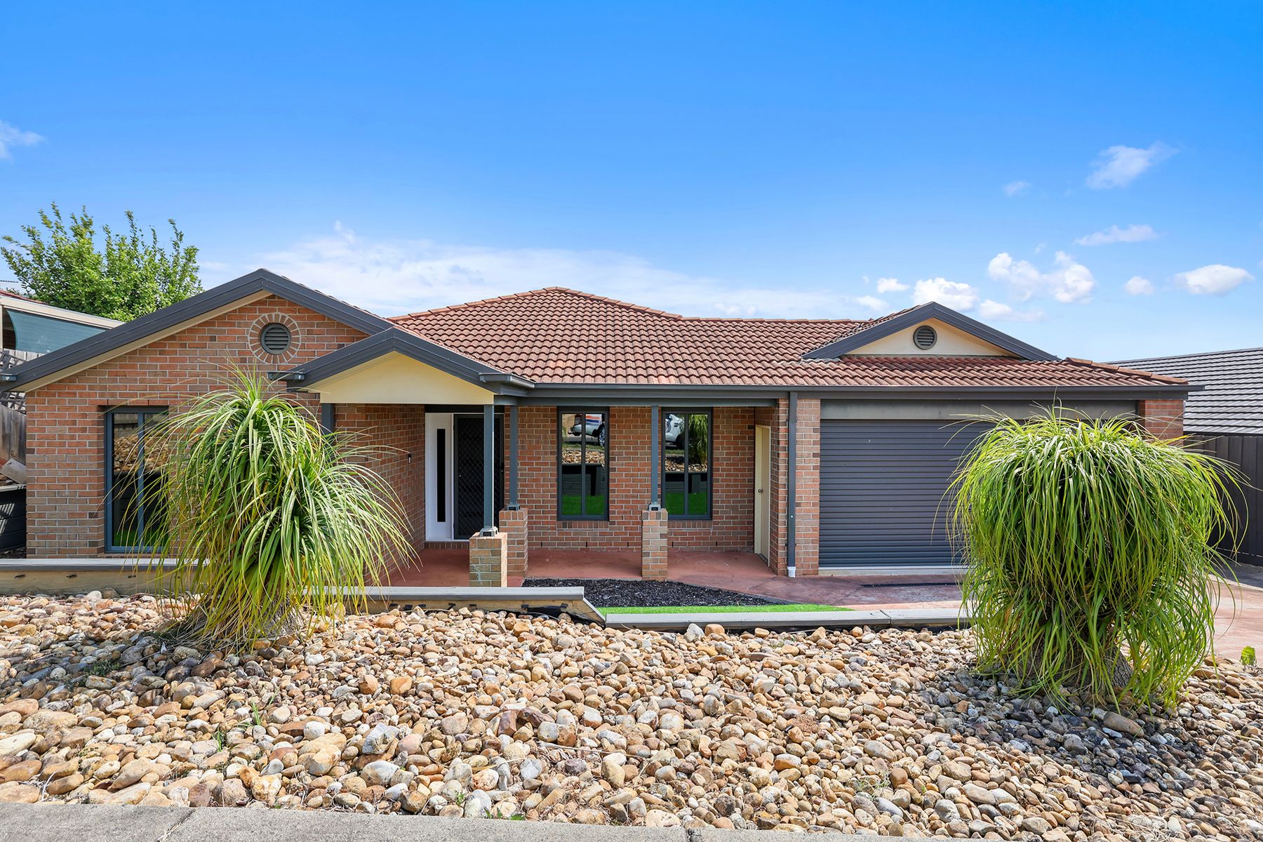 9 Claudia Crescent, Drouin, VIC 3818, Drouin - Thumbnail 2