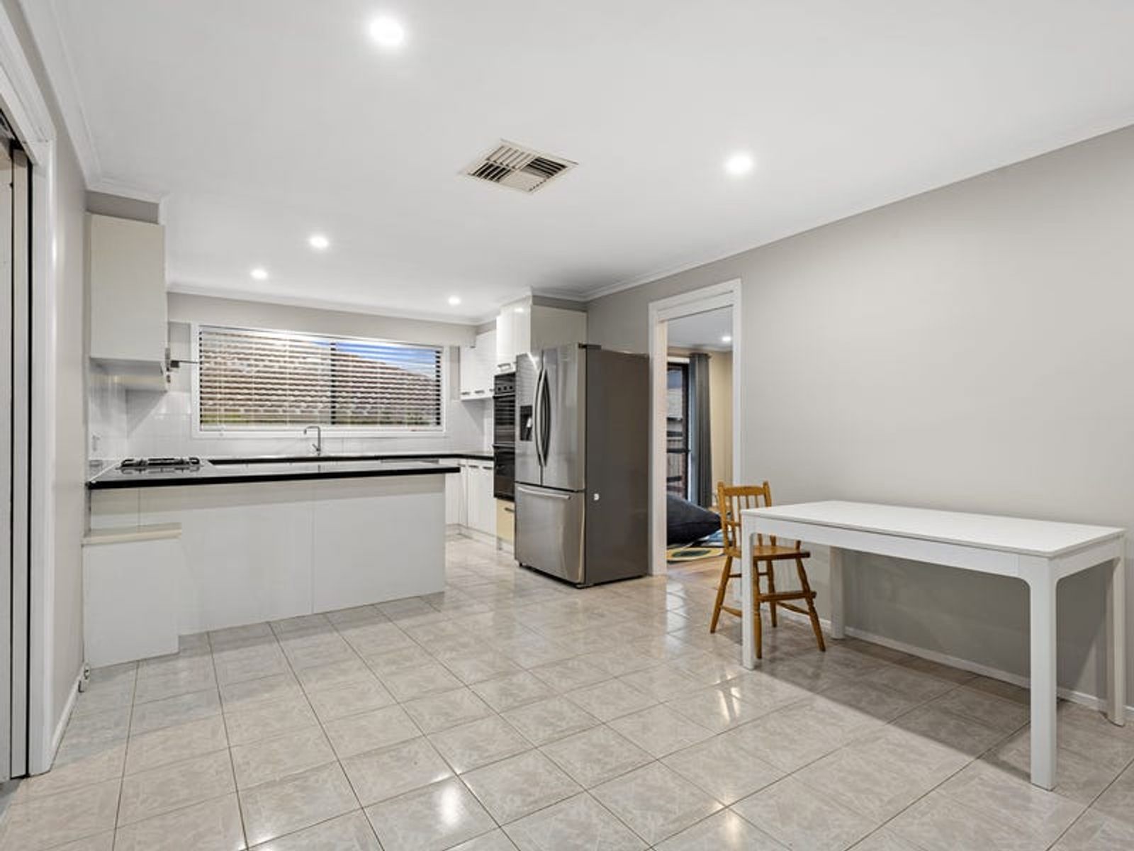62 Georgette Crescent, Endeavour Hills, VIC 3802, Endeavour Hills - Thumbnail 5