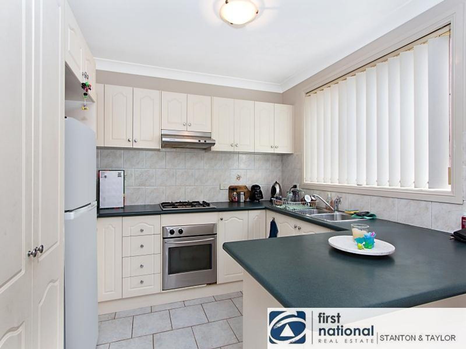 4/98 Cox Avenue, Penrith - Thumbnail 2