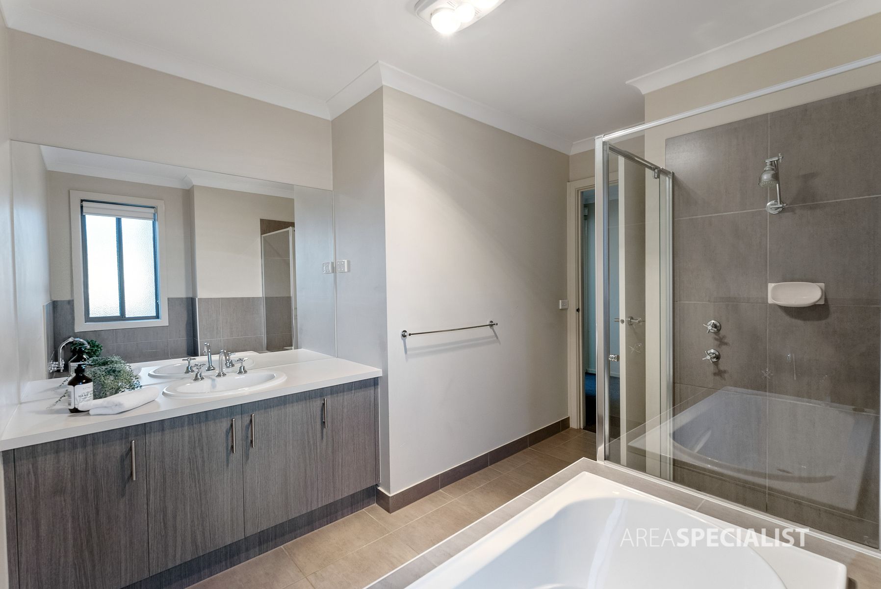 36 Featherbrook Drive, Point Cook, VIC 3030, Point Cook - Thumbnail 6