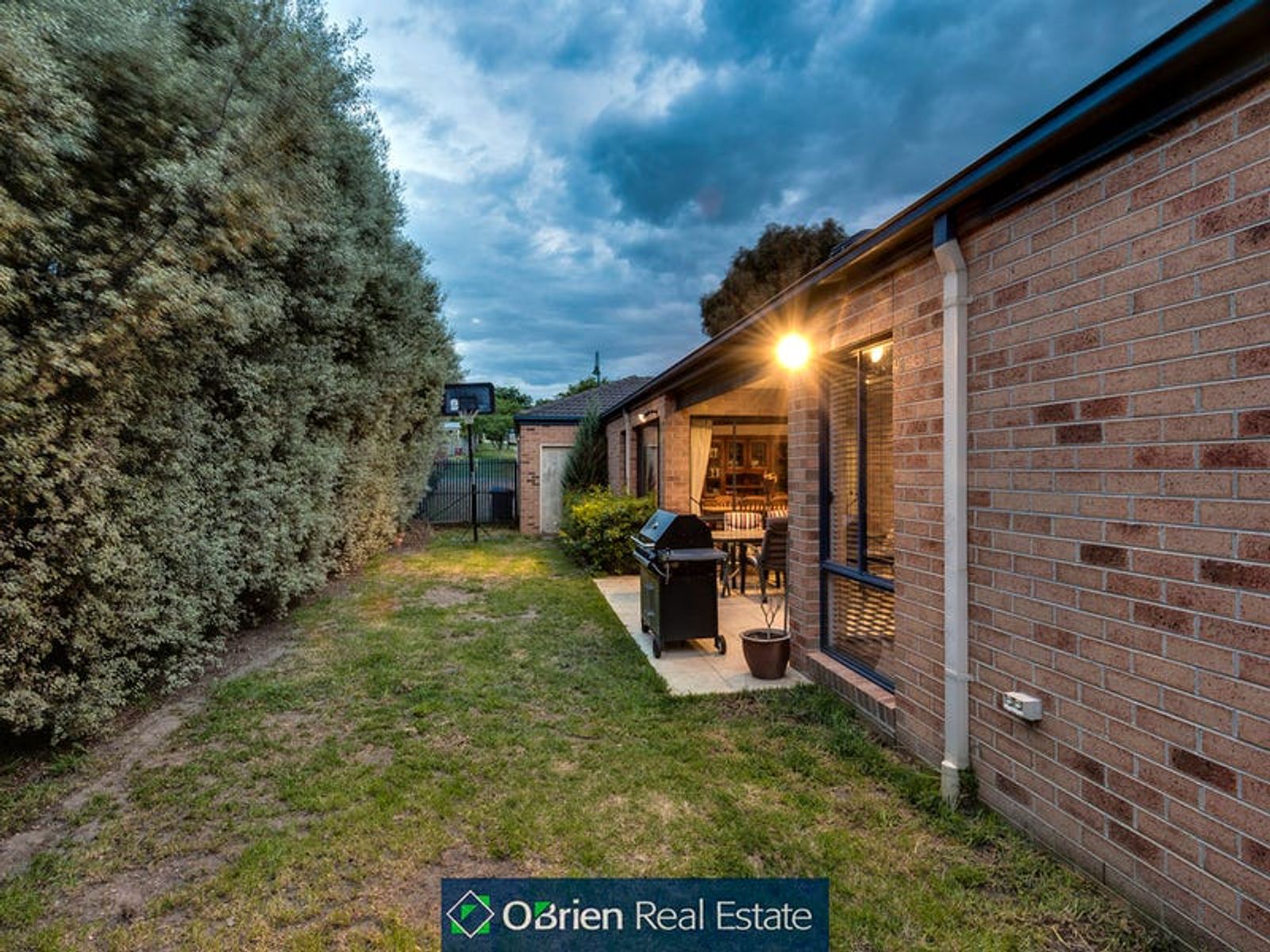 23 Riviera Drive, Berwick, VIC 3806, Berwick - Thumbnail 2