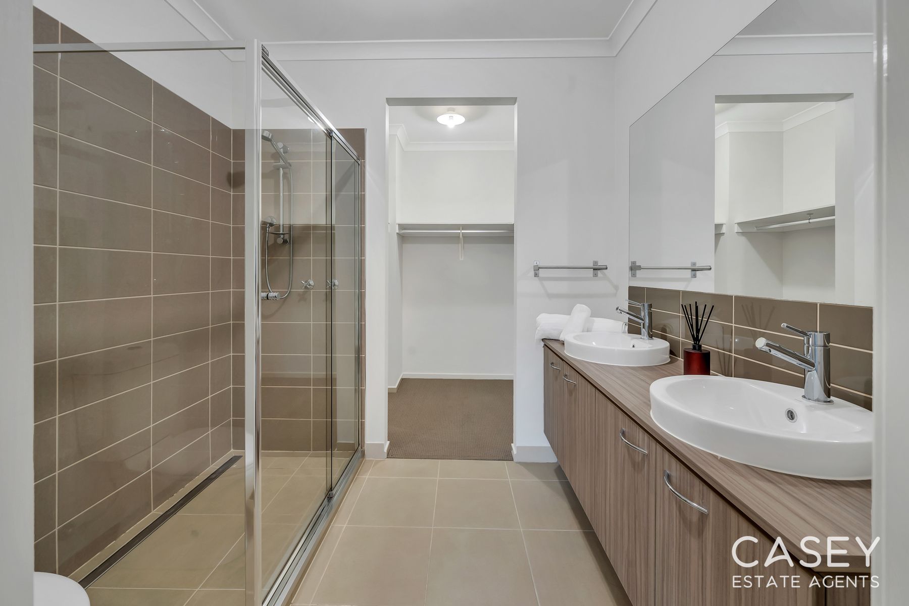27 Eminence Drive, Cranbourne West - Thumbnail 5