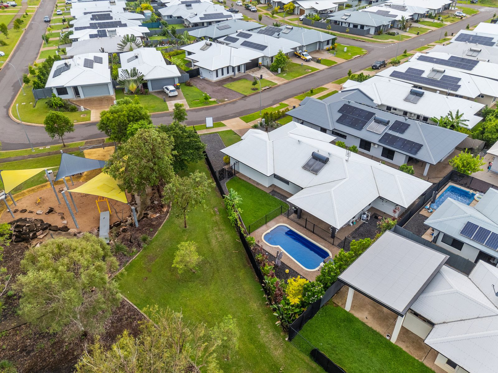 19 Whitegum Crescent, Zuccoli NT 0832, Zuccoli - Thumbnail 2