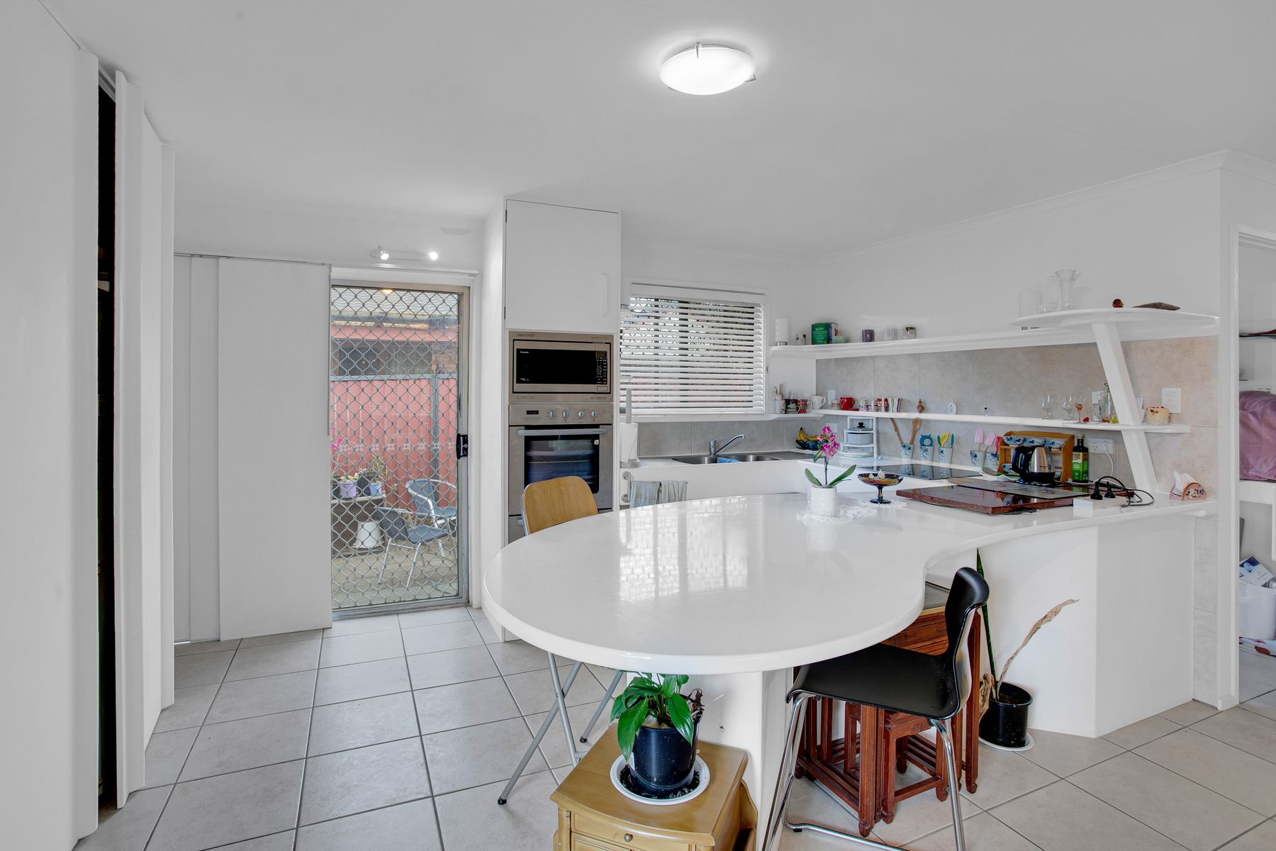 1/2 Russell Street, Woodridge QLD 4114, Woodridge - Thumbnail 3