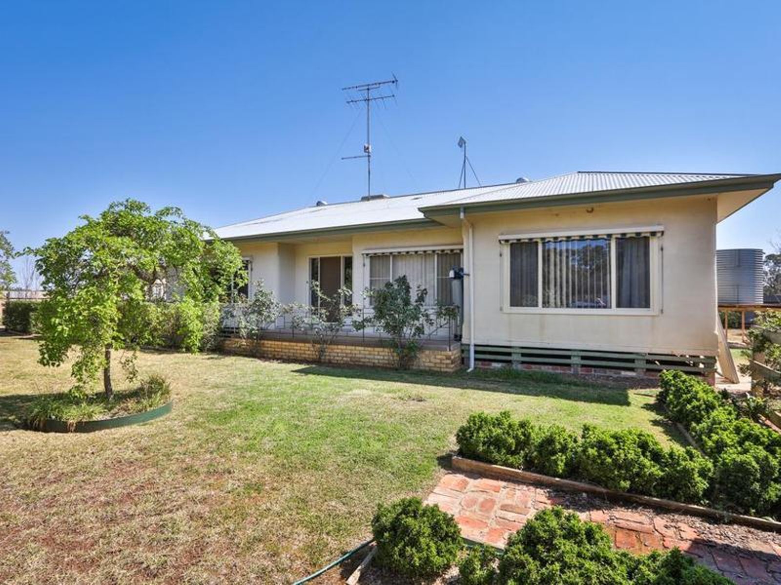 83A Bridge Road, Buronga - Image 1