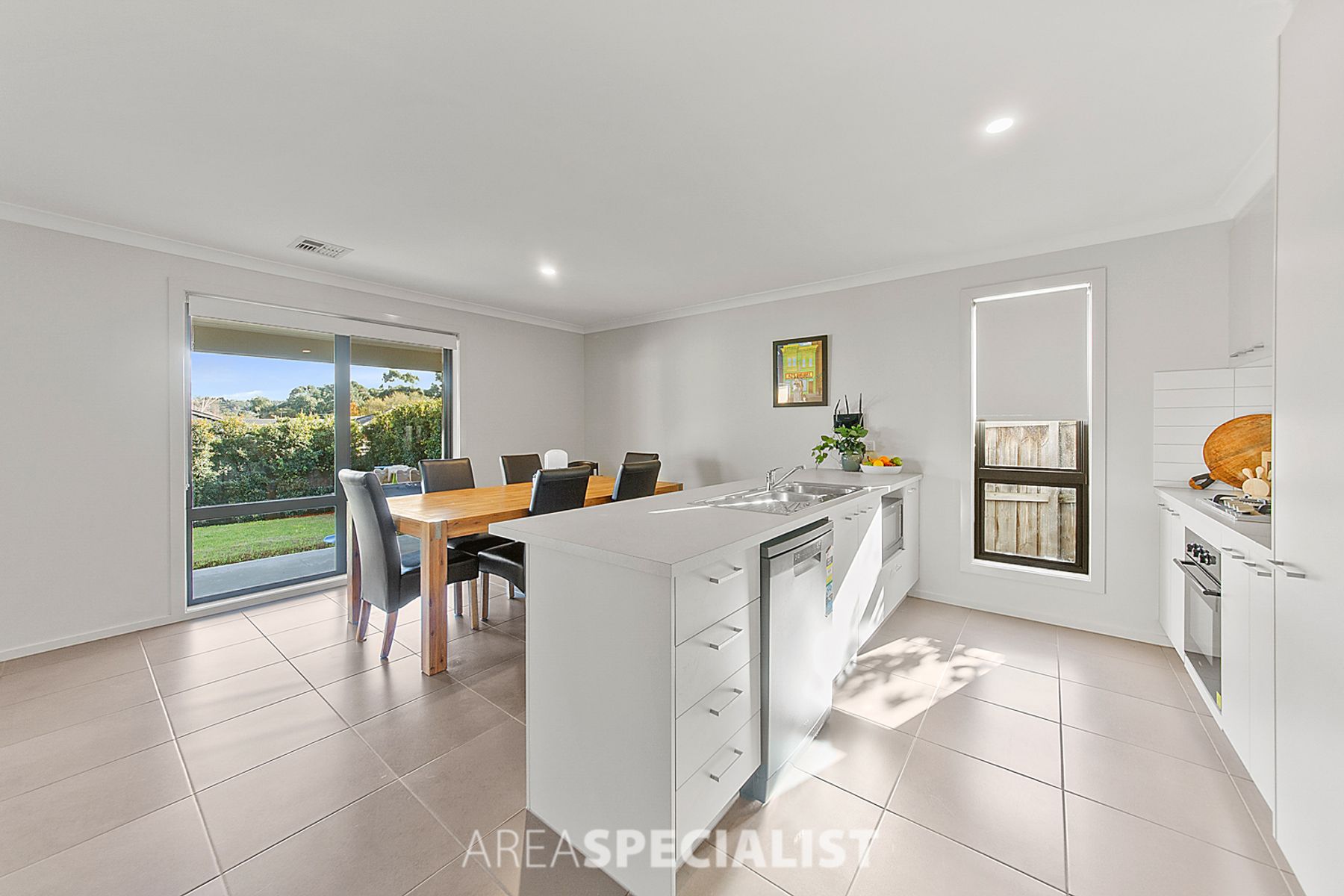 15 Herbert Street, Pakenham, VIC 3810, Pakenham - Thumbnail 4