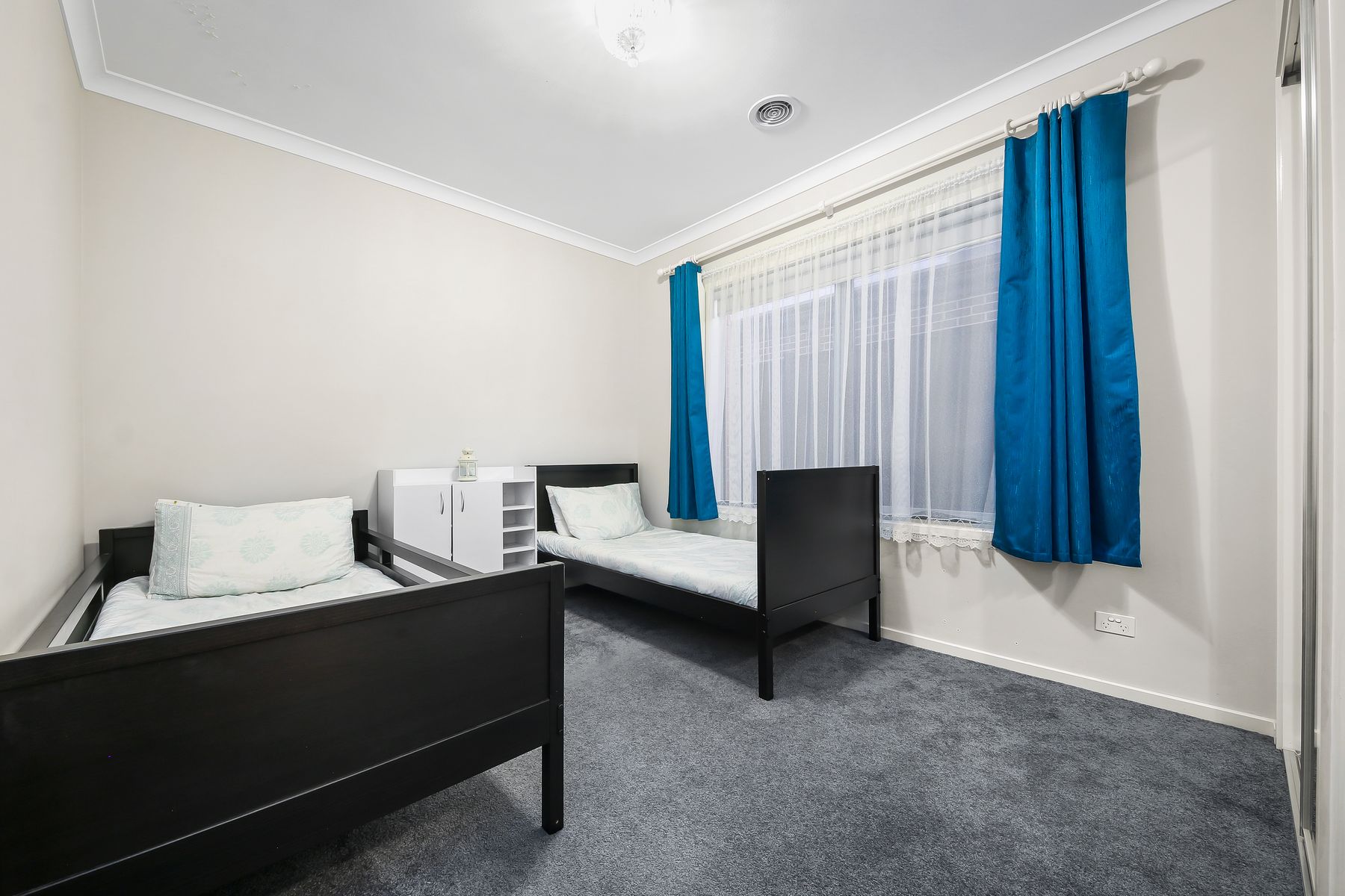 8 Gillingham Crescent Print 16