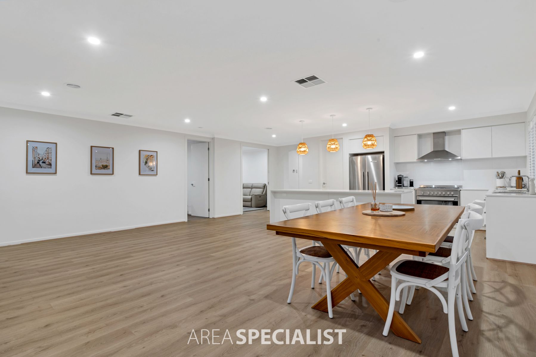 17 Burnbank Parade, Clyde North, VIC 3978, Clyde North - Thumbnail 7