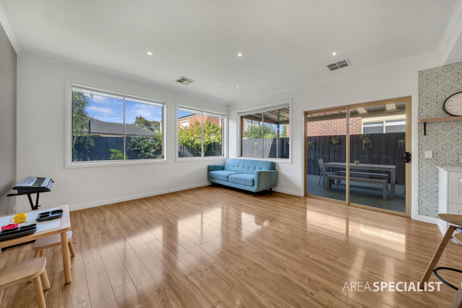 4 Penton Way, Lynbrook, Lynbrook - Thumbnail 5
