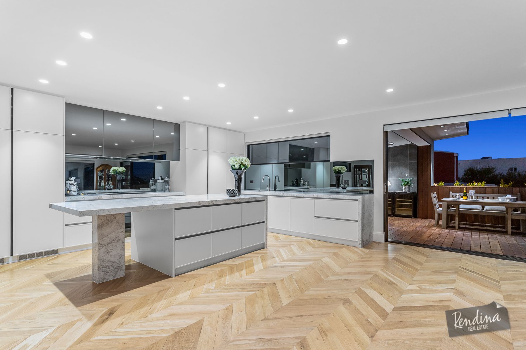 16 Laura Grove, Avondale Heights - Thumbnail 3