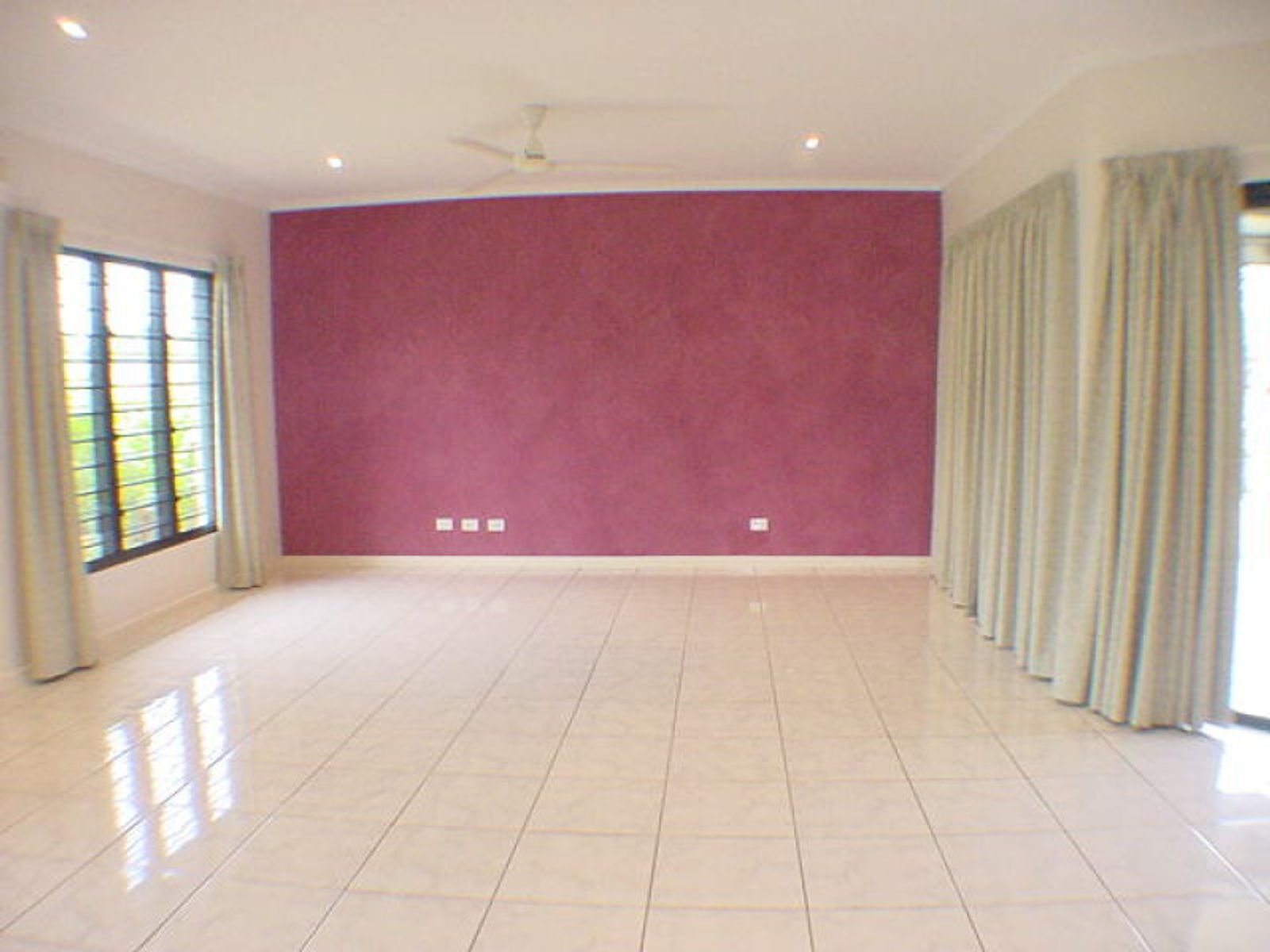 Contact Agent, Gunn NT 0832, Gunn - Thumbnail 2