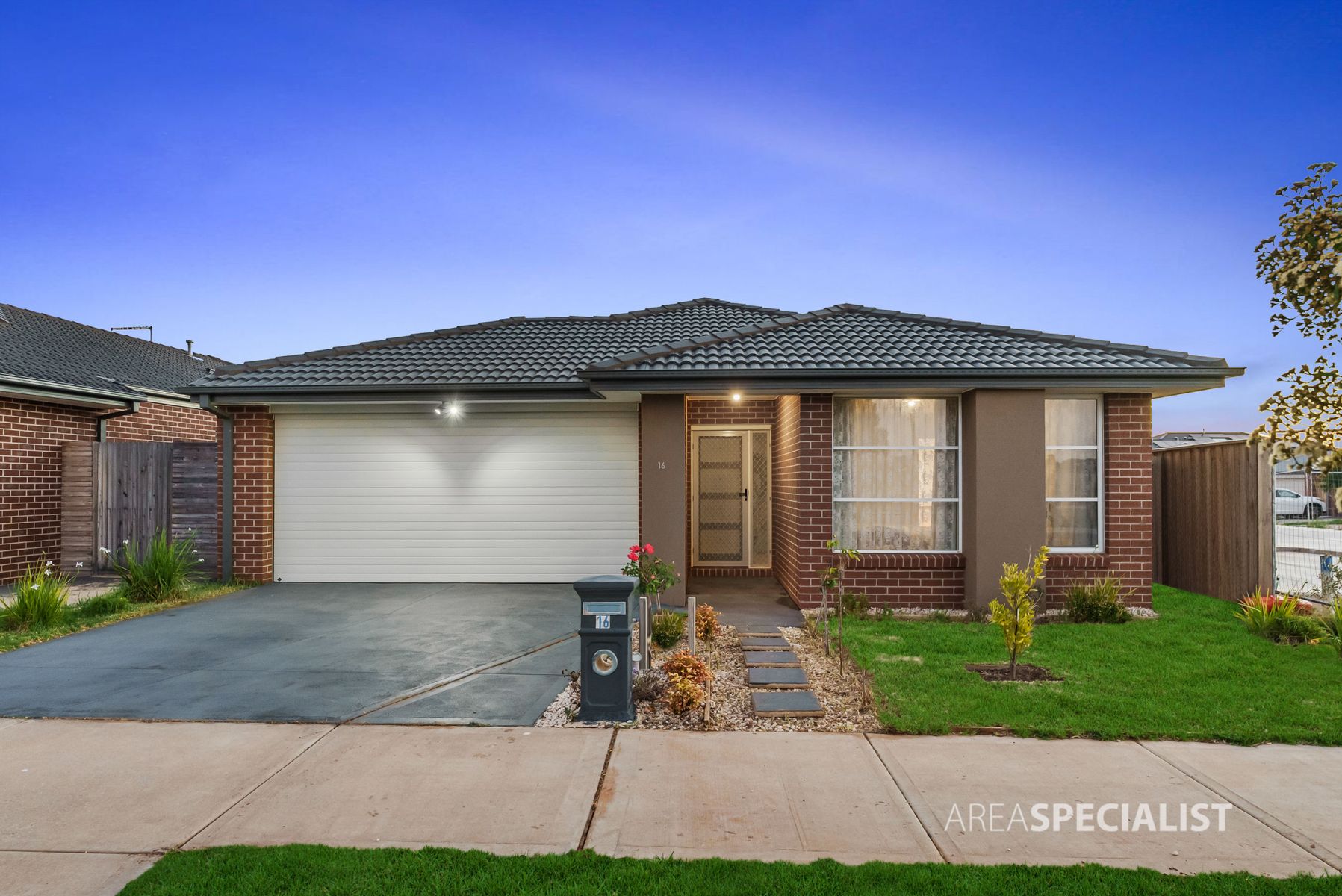 16 Palladino Way, Tarneit, VIC 3029, Tarneit - Thumbnail 2