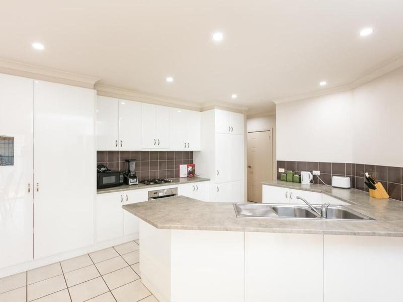 1 Peter John  Court, Mildura - Thumbnail 2