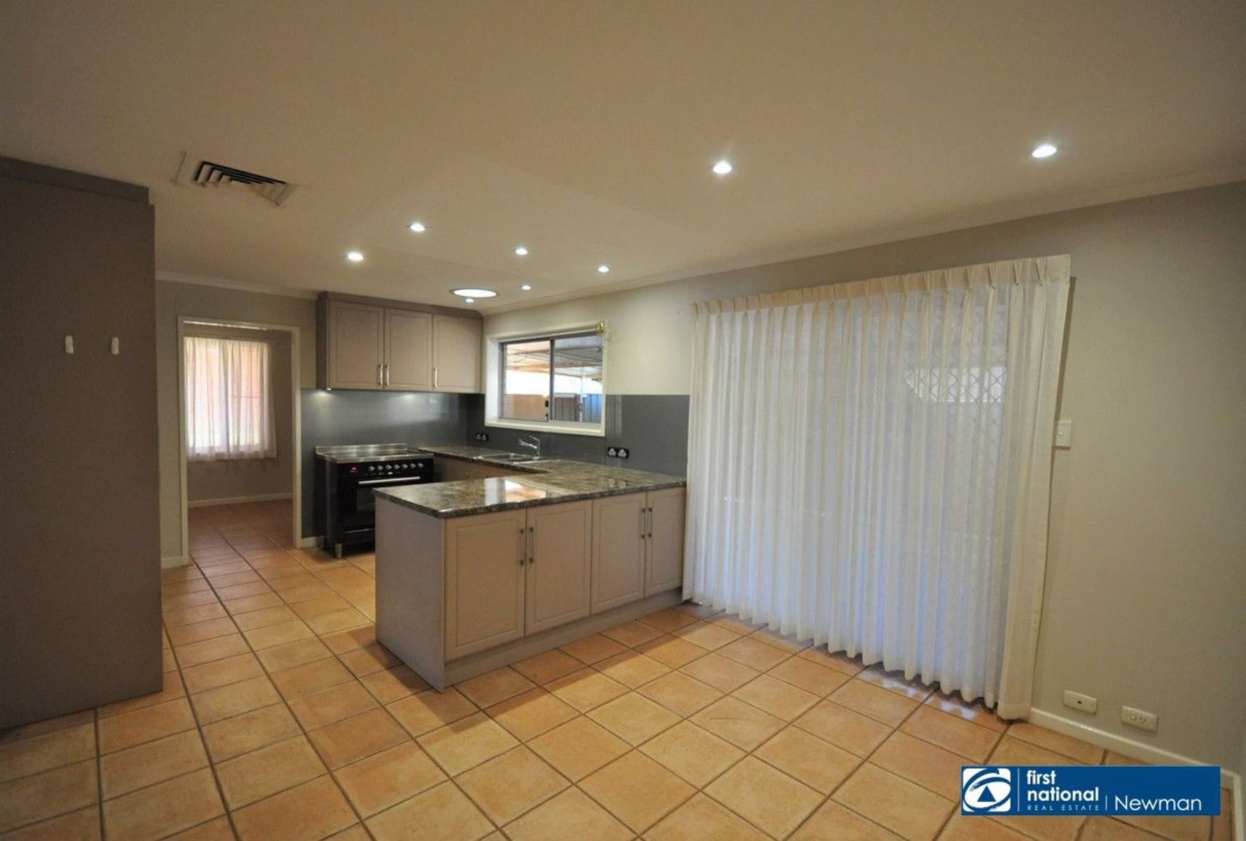 32 Giles Avenue, Newman WA 6753, Newman - Thumbnail 4