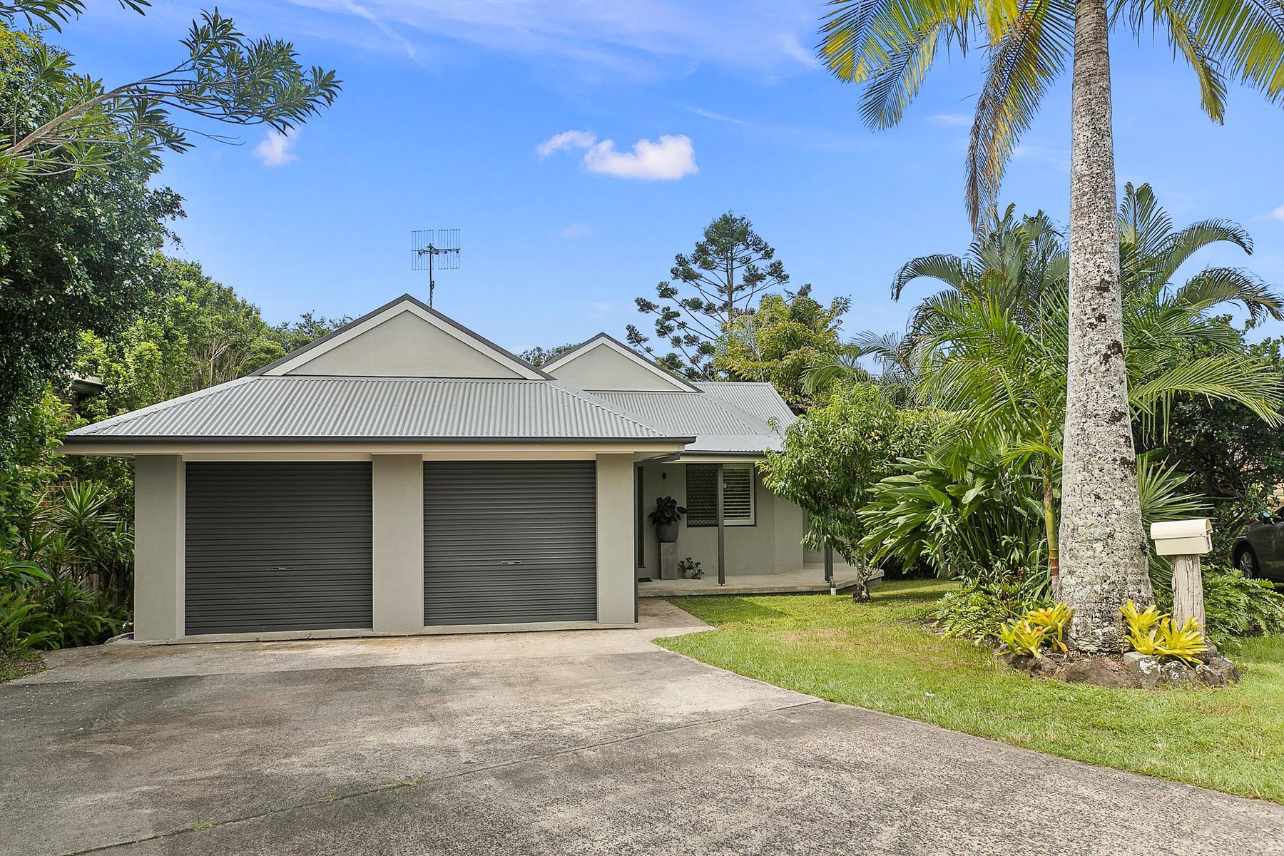 5 Hakea Crescent, Suffolk Park NSW 2481