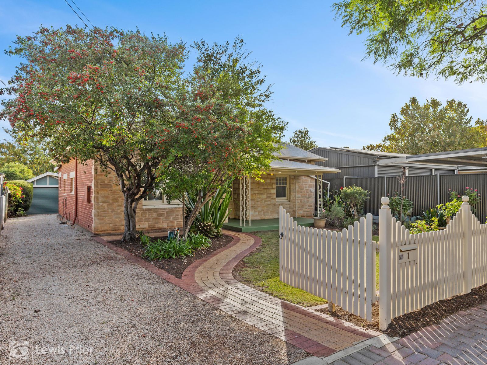 1 Clovelly Avenue, Clarence Gardens SA 5039, Clarence Gardens - Thumbnail 2
