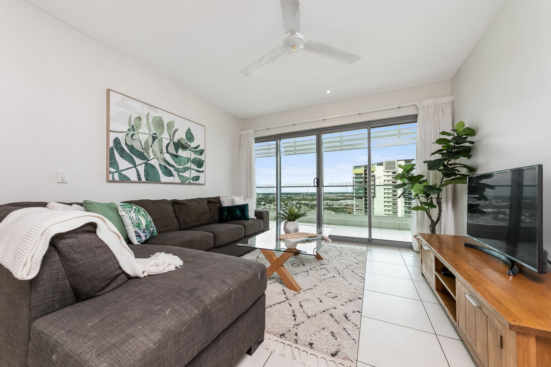 2404/43E Knuckey Street, Darwin City NT 0800, Darwin City - Thumbnail 3