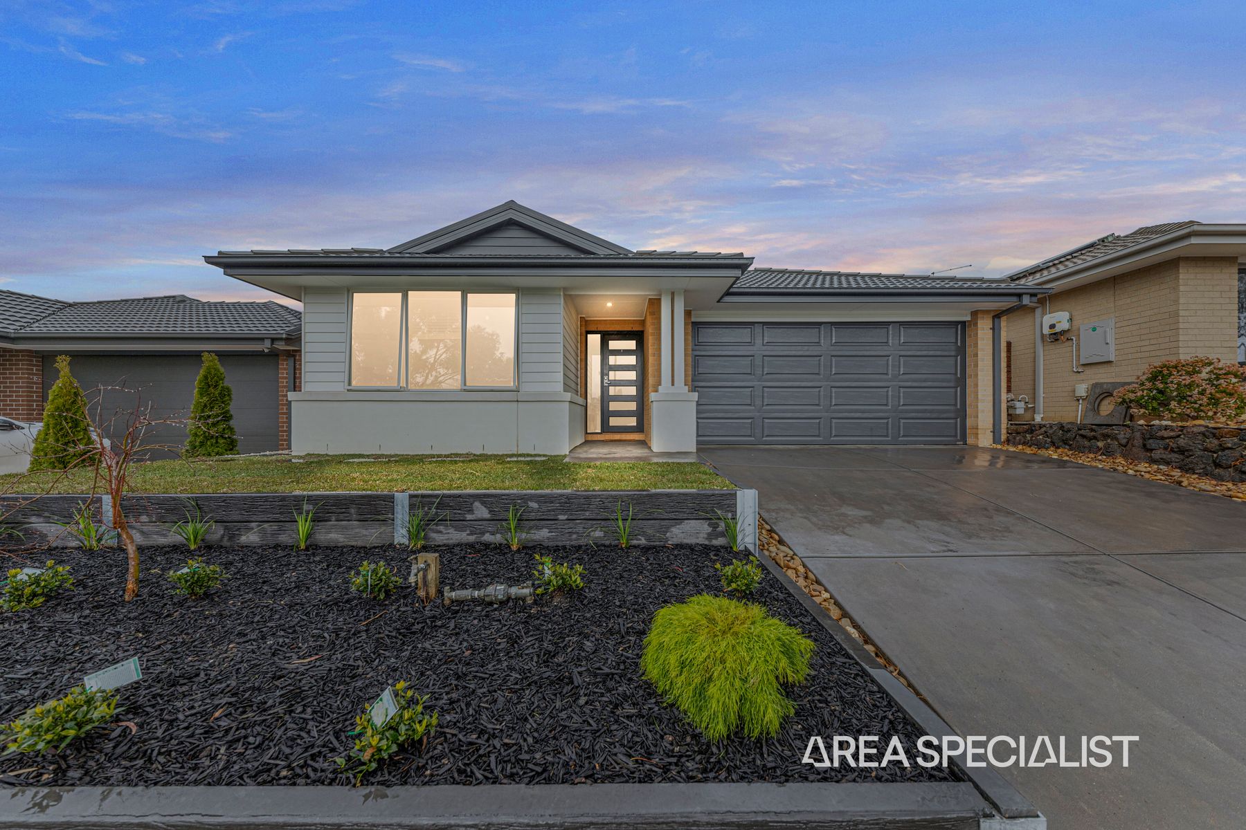 28 Constance Way, Pakenham, VIC 3810, Pakenham - Thumbnail 2