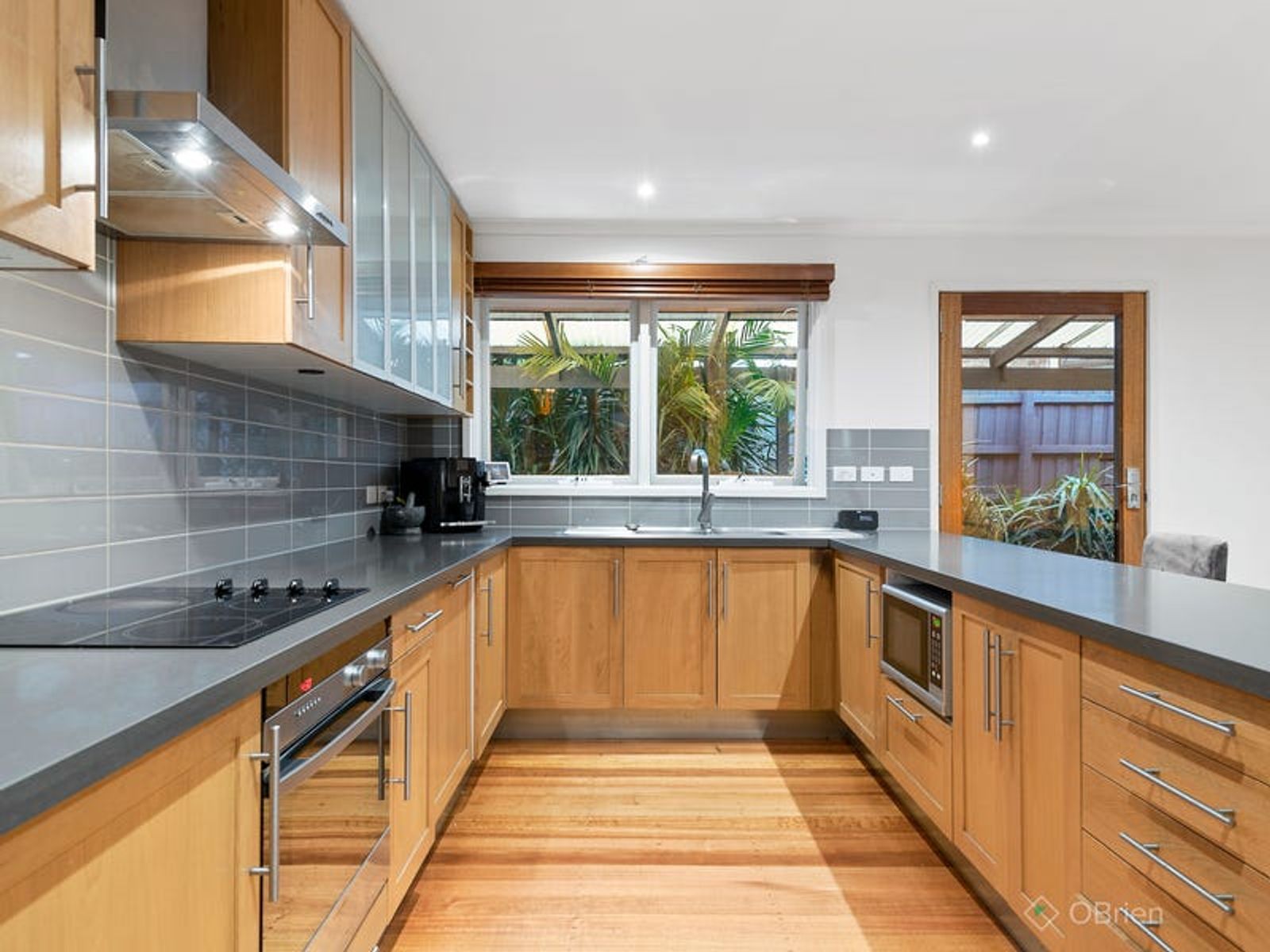 16 Orton Rise, Endeavour Hills, VIC 3802, Endeavour Hills - Thumbnail 2