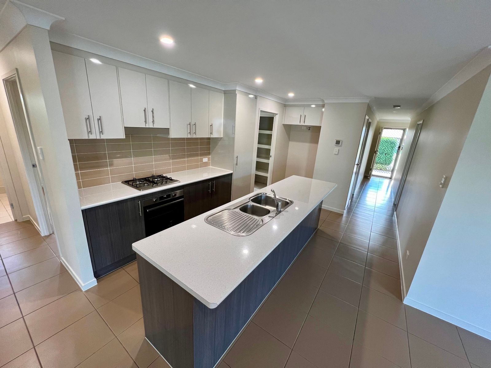 13 Hughes Avenue, Chinchilla QLD 4413, Chinchilla - Thumbnail 3