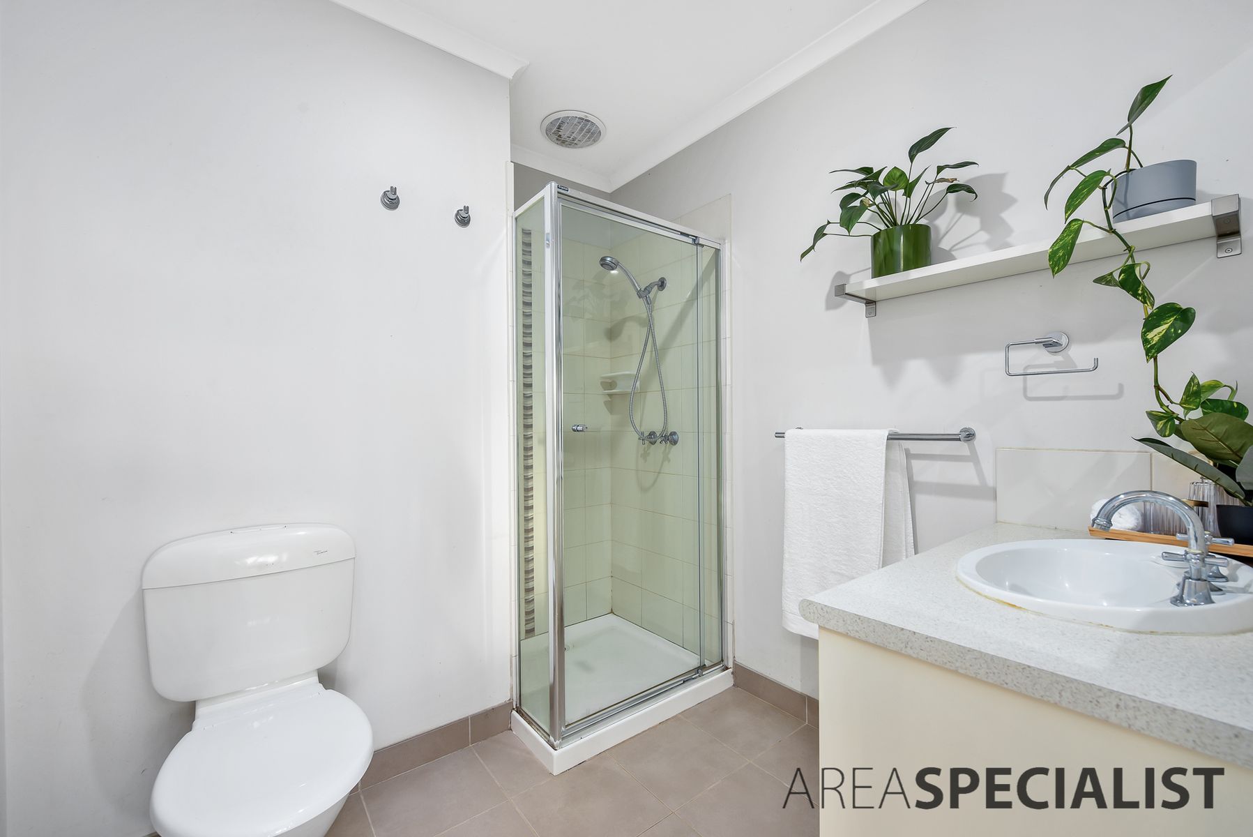 64 Kingdom Drive, Cranbourne, VIC 3977, Cranbourne - Thumbnail 4