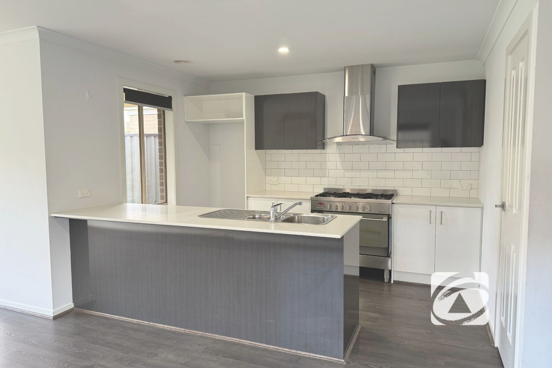 47 Pinnacle Drive, Pakenham VIC 3810, Pakenham - Thumbnail 2