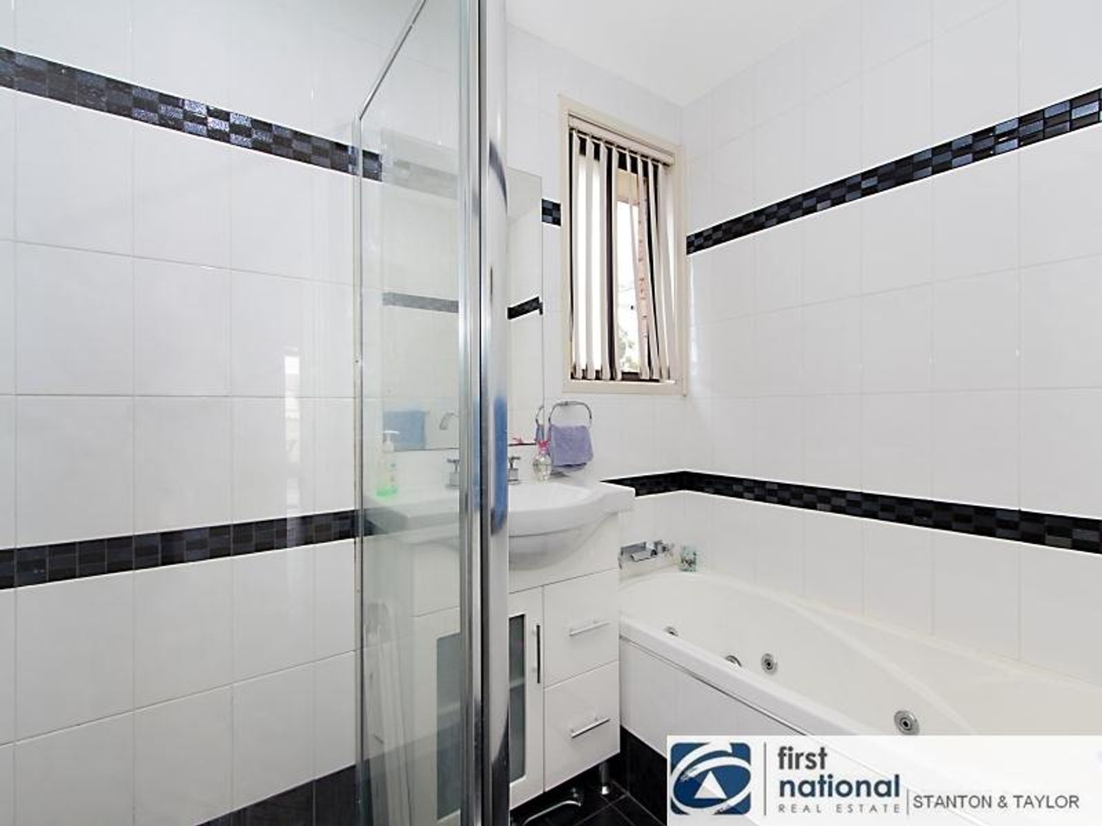 8 Wagner Place, Cranebrook - Thumbnail 8