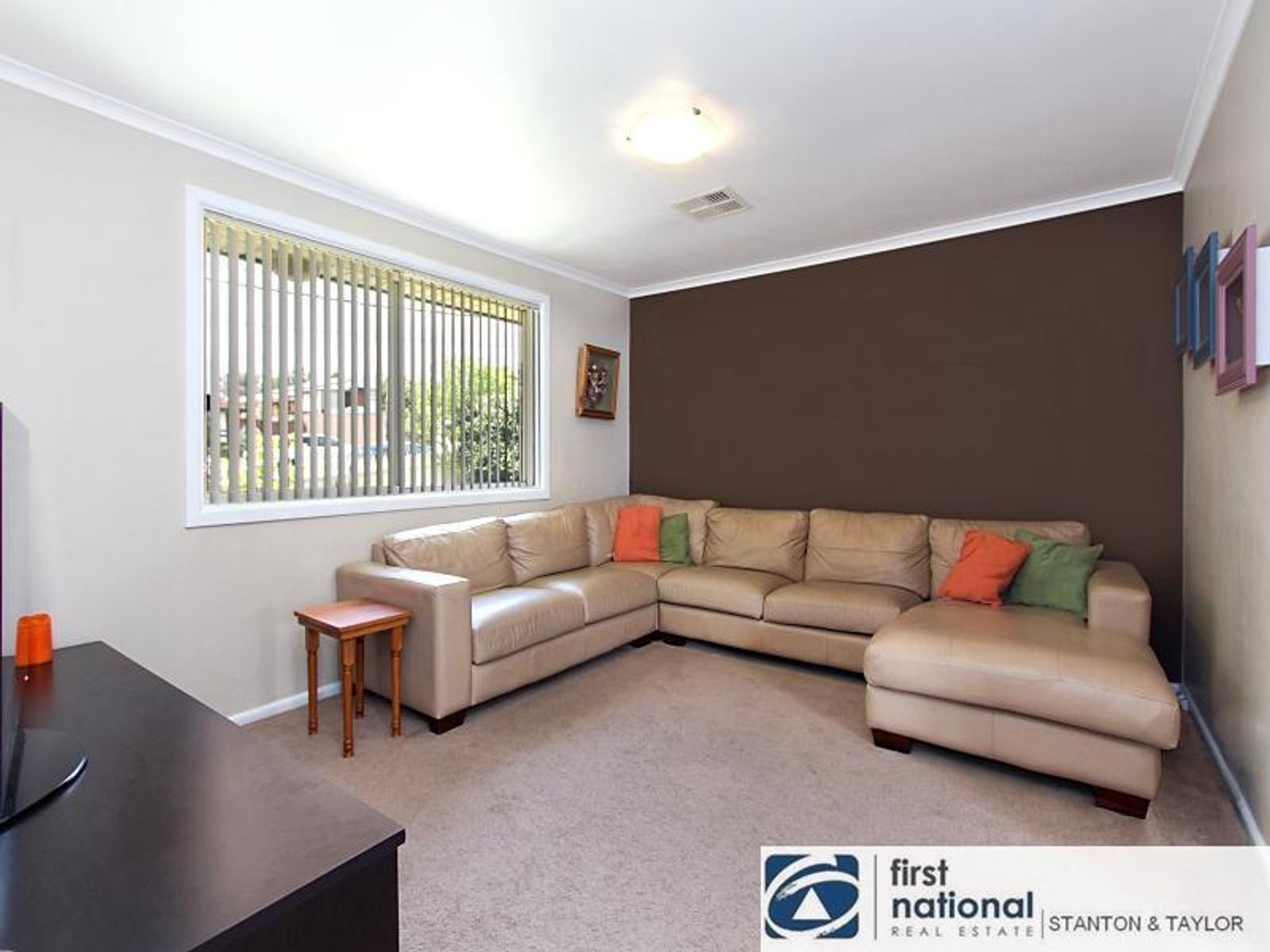 101 Barry Street, Cambridge Park - Thumbnail 5