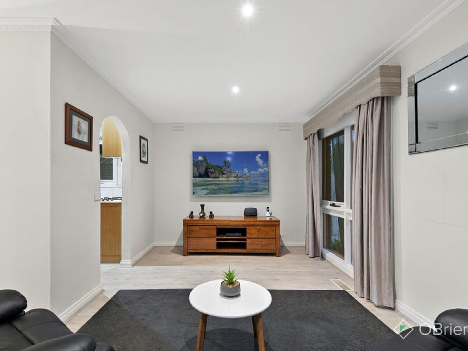 37 John Fawkner Drive, Endeavour Hills, VIC 3802, Endeavour Hills - Thumbnail 3