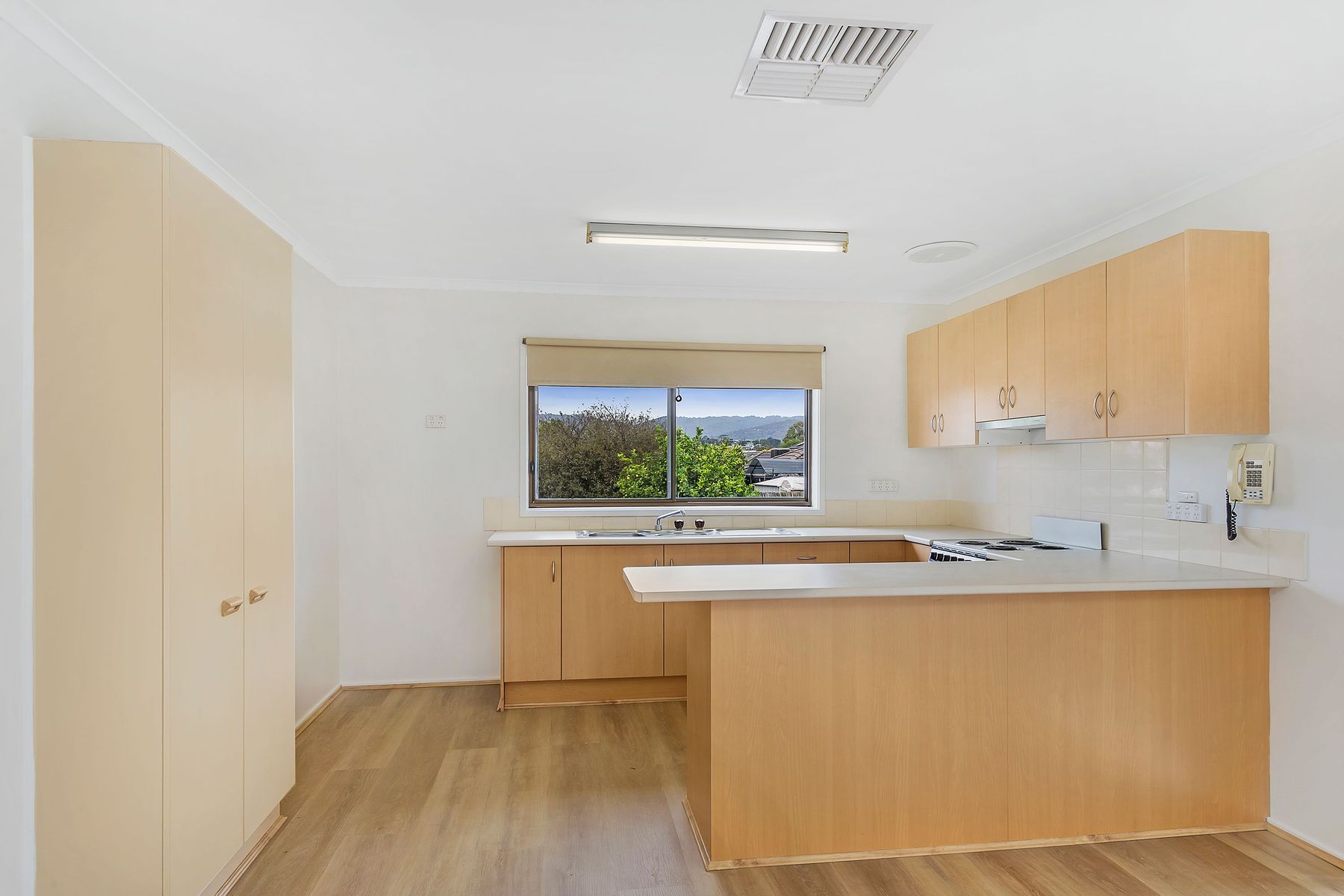 3/4 Burton Court, Bayswater - Thumbnail 6