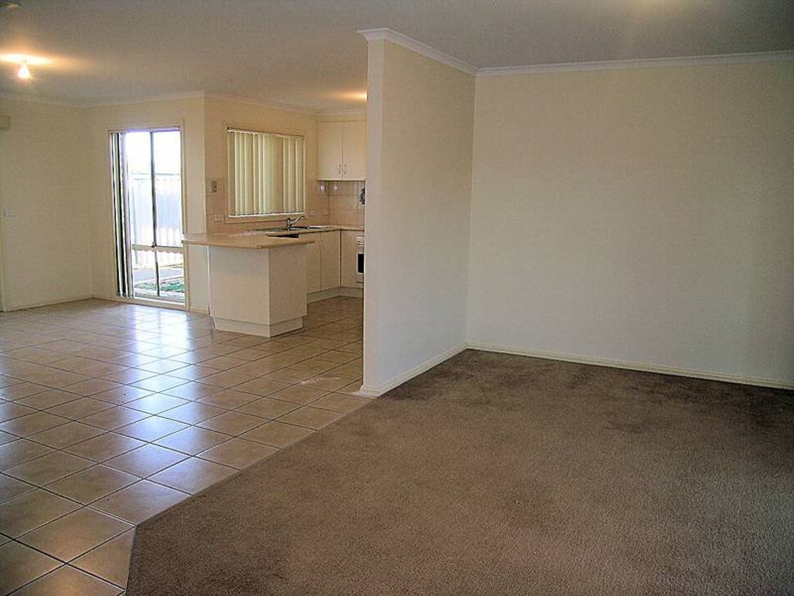 7D Sirius Court, Mildura - Thumbnail 2