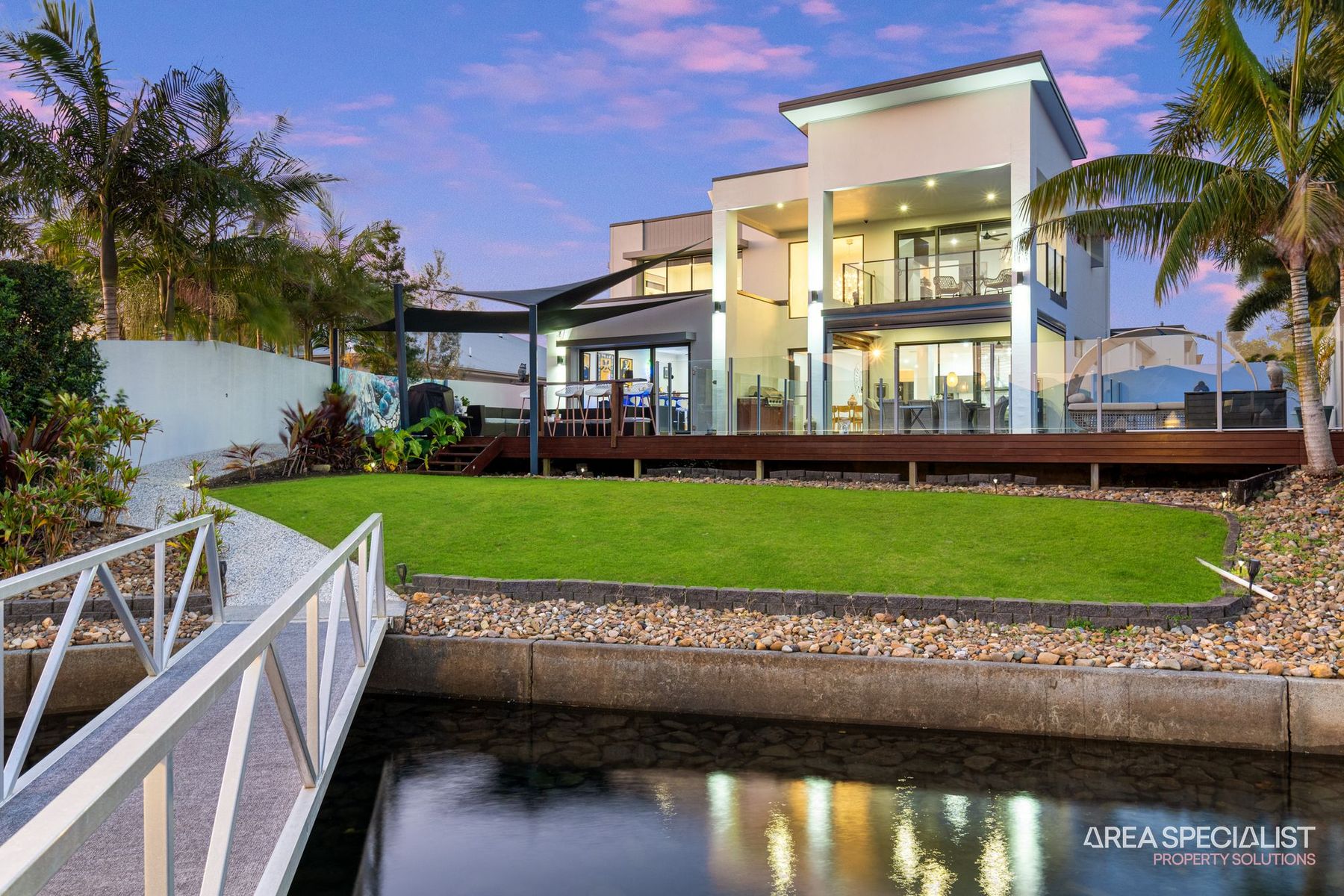 12 Sunset Place, Jacobs Well, Jacobs Well - Thumbnail 2