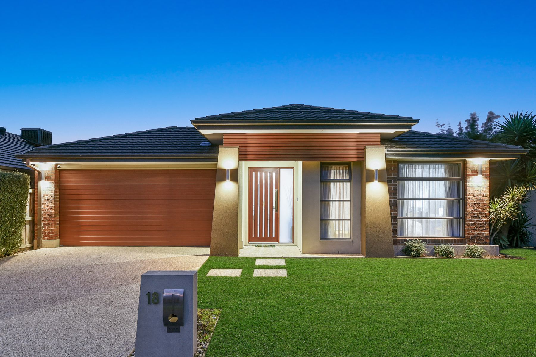 18 Maxfield Road, Keysborough, VIC 3173, Keysborough - Thumbnail 2