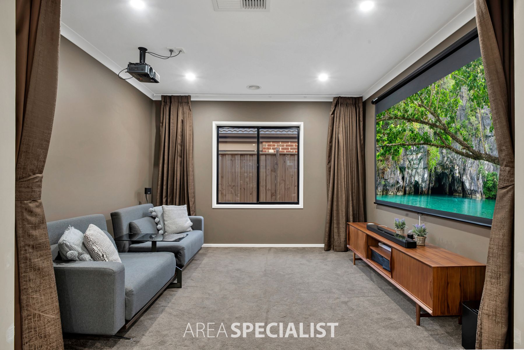 54 Clydevale Avenue, Clyde North, VIC 3978, Clyde North - Thumbnail 4