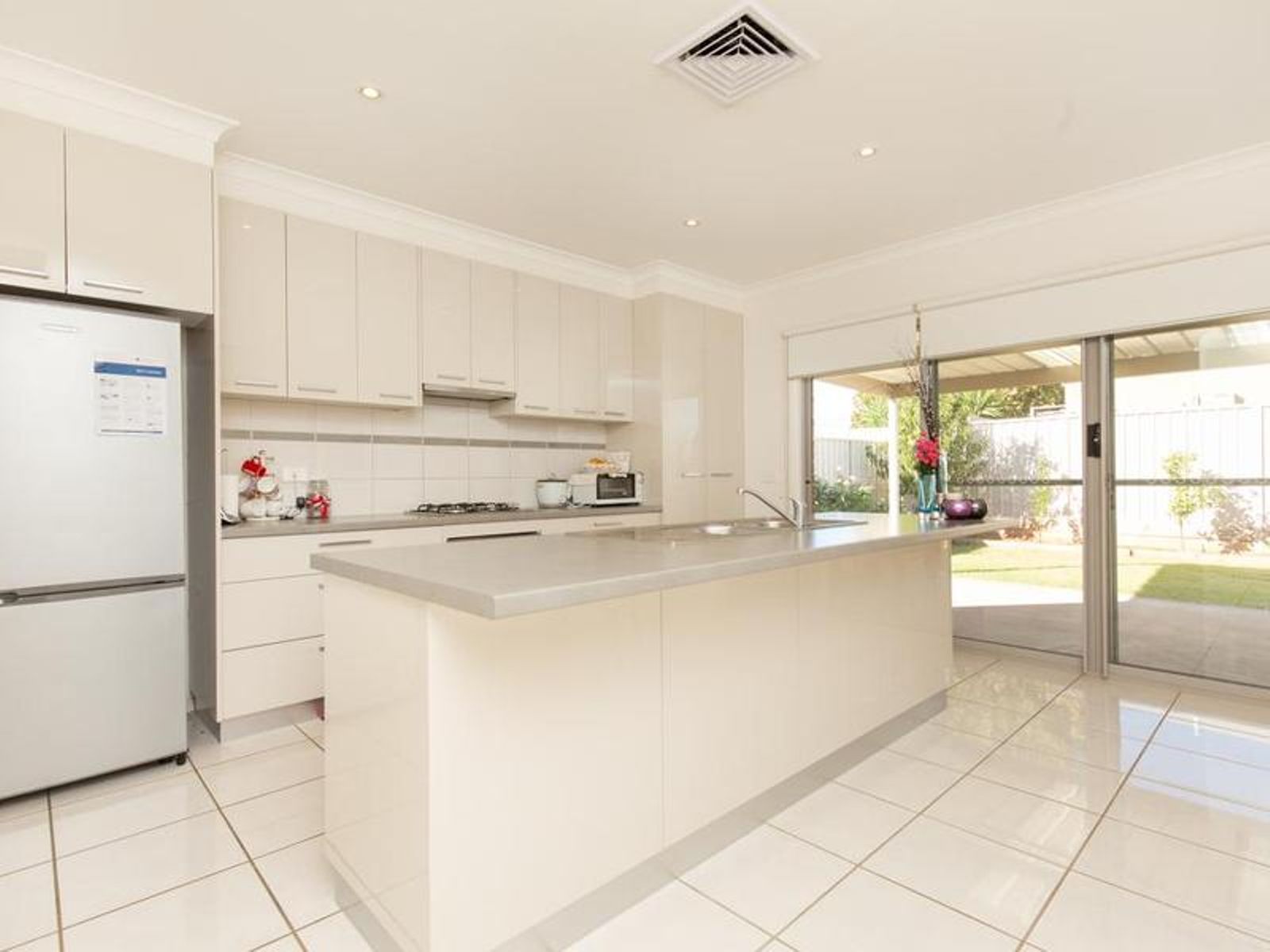 2/11 Wisteria Way, Mildura - Thumbnail 3