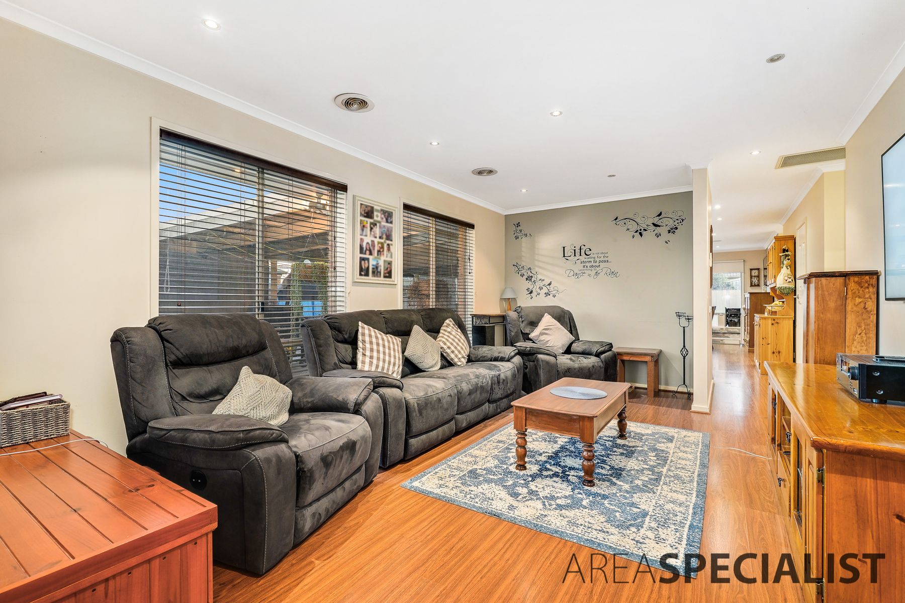 15 Brentwood Drive, Cranbourne North, VIC 3977, Cranbourne North - Thumbnail 5