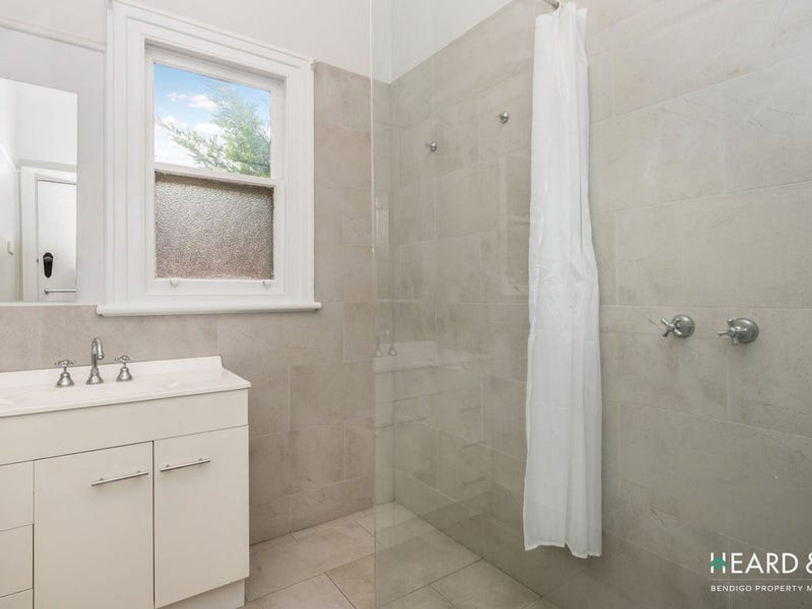 4 Burr Street, Bendigo VIC 3550, Bendigo - Thumbnail 5