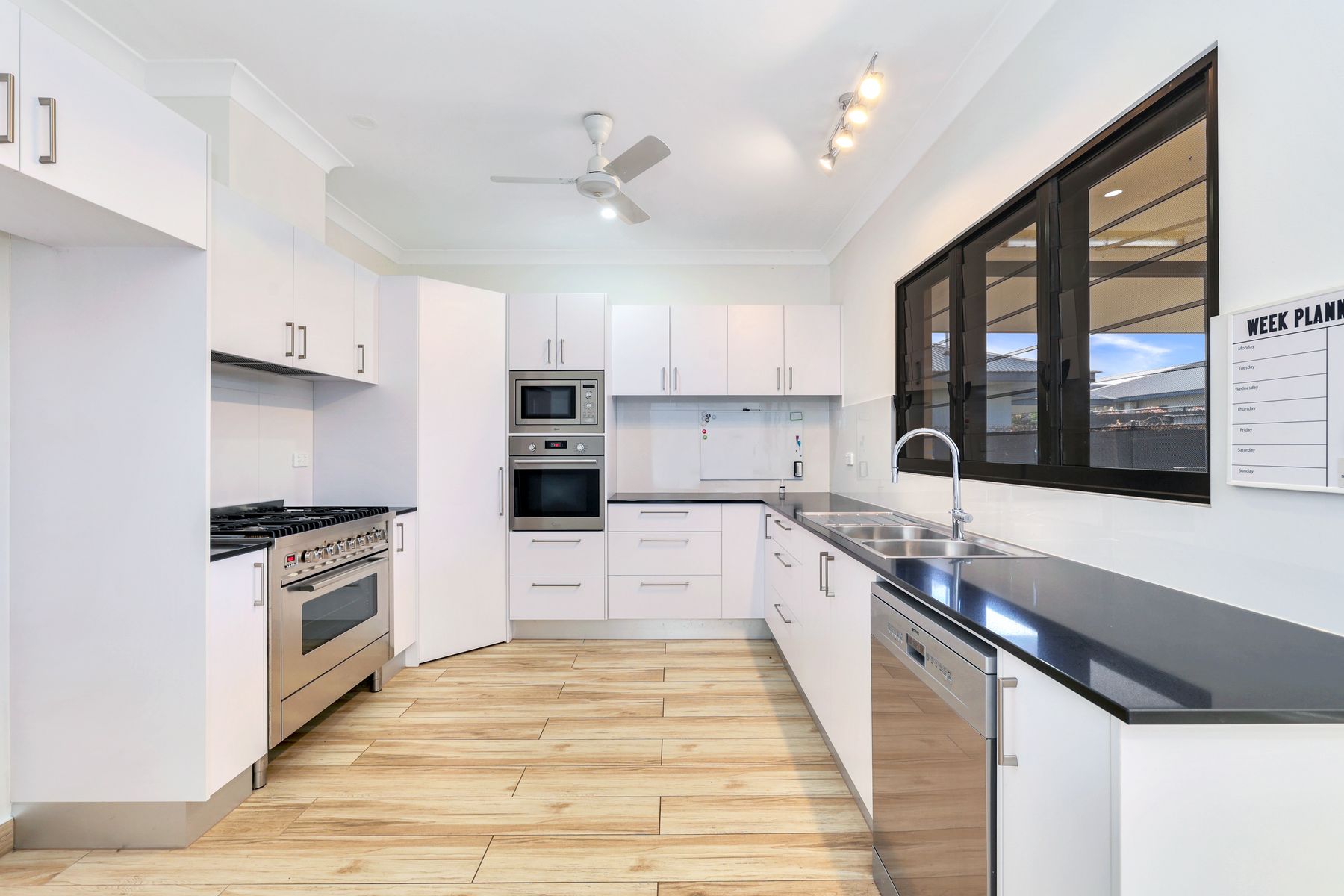 42 Bloodwood Street, Zuccoli NT 0832, Zuccoli - Thumbnail 4