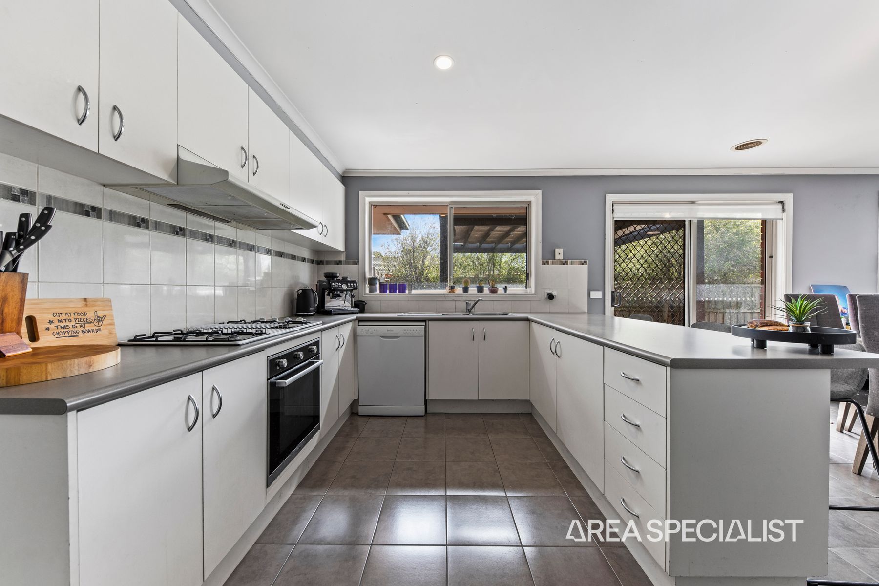 6 Sir Thomas Drive, Pakenham, VIC 3810, Pakenham - Thumbnail 8