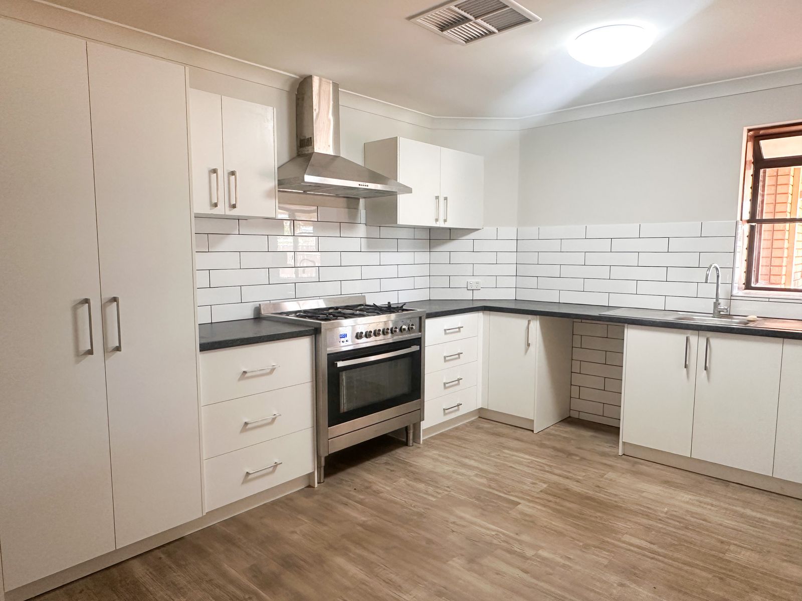 129 Lyall Street, Lamington WA 6430, Lamington - Thumbnail 2