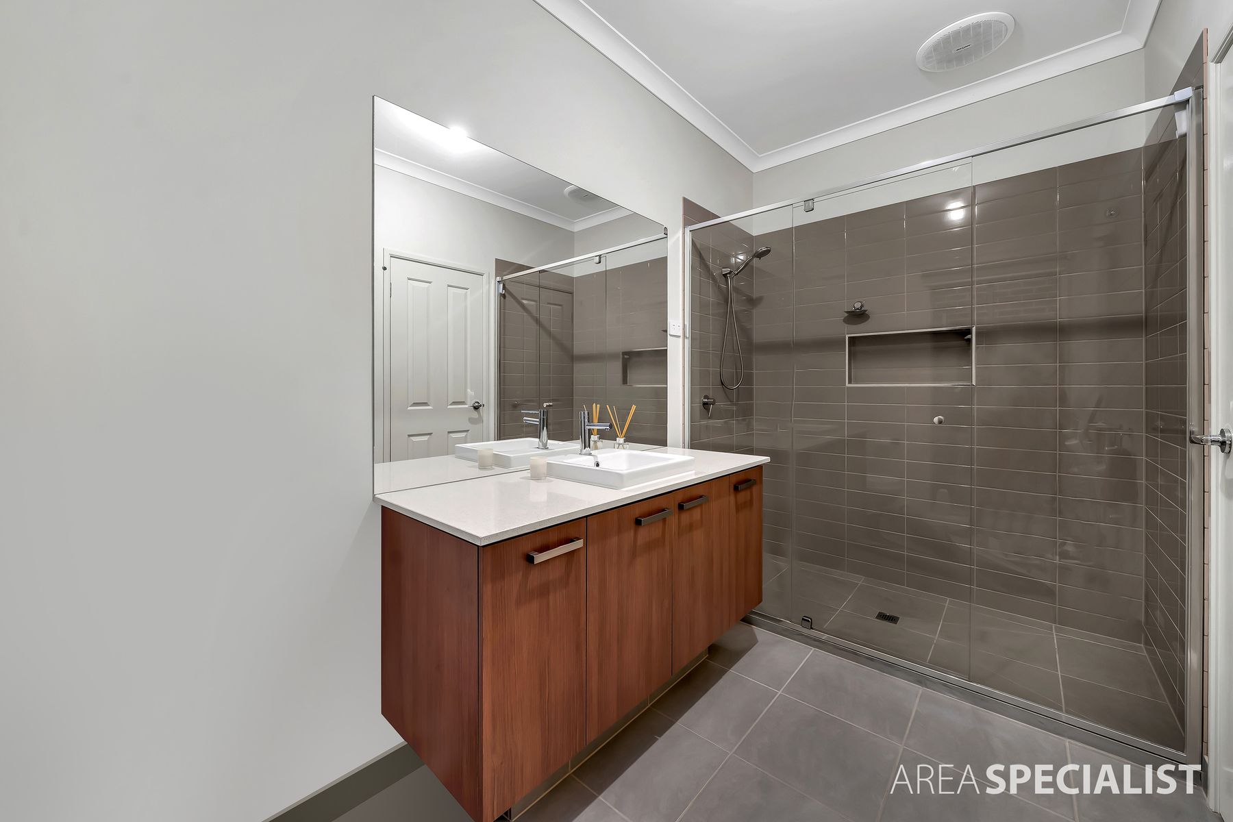 41 Bradman Drive, Cranbourne West, VIC 3977, Cranbourne West - Thumbnail 4